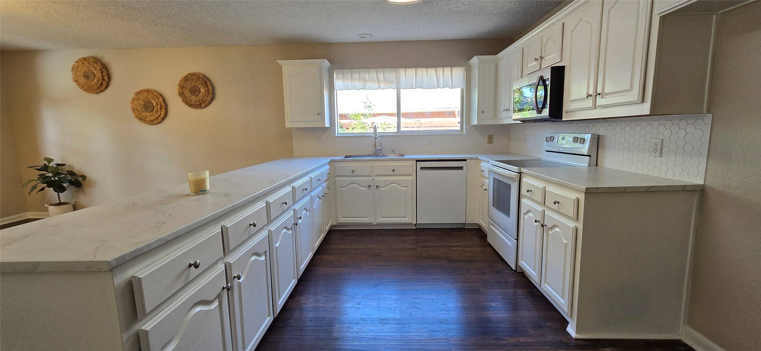 Corinth, TX 76210,2704 Yellowstone Park LN
