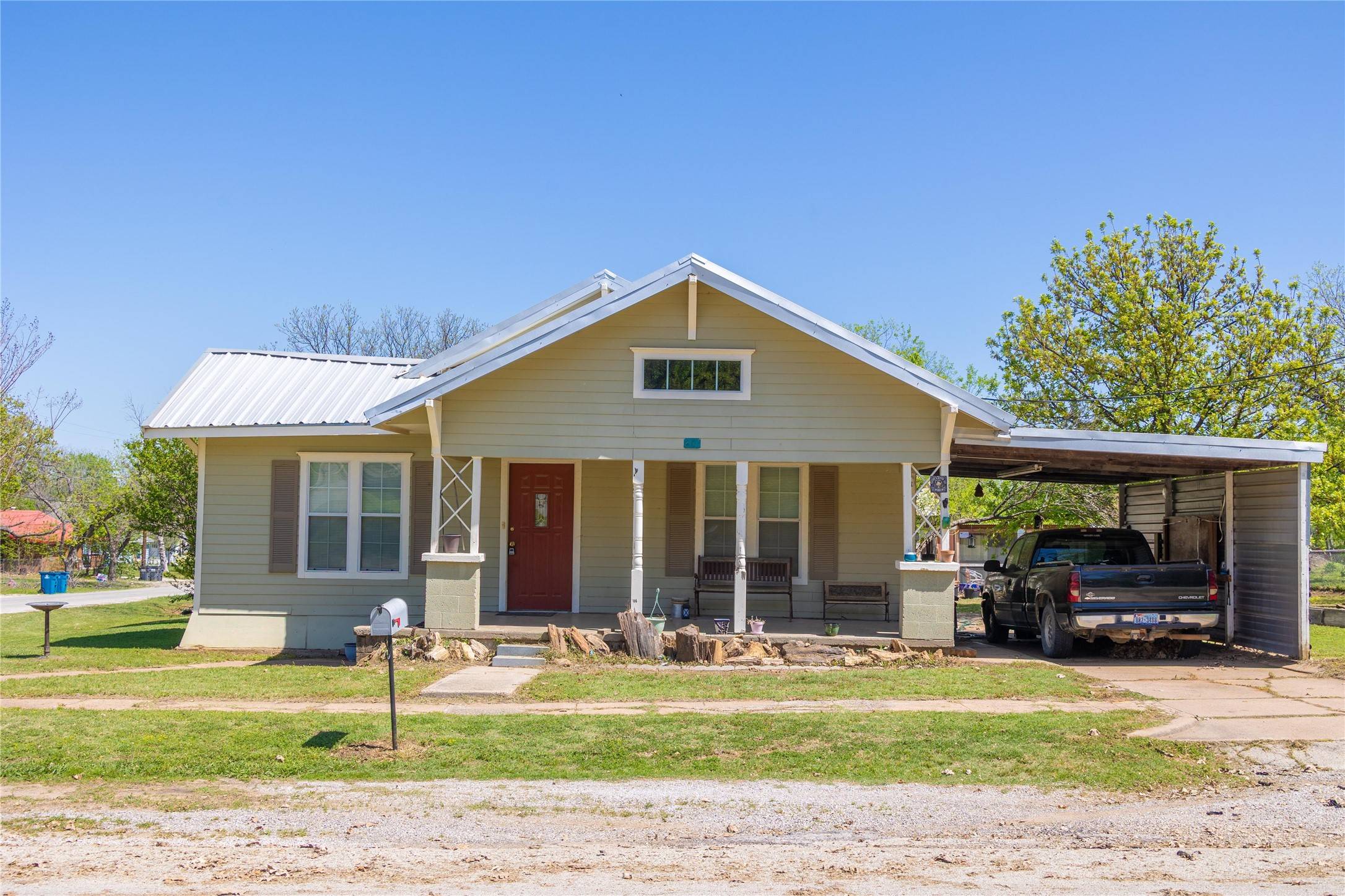 De Leon, TX 76444,601 E Ross AVE