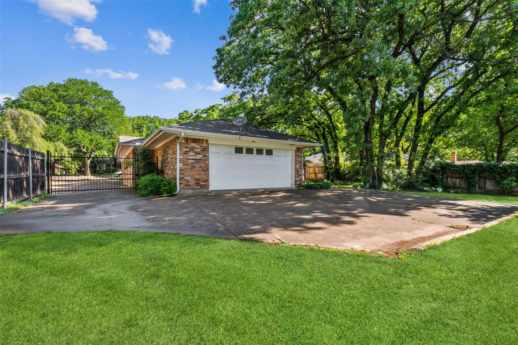 Arlington, TX 76012,1008 Wayland DR