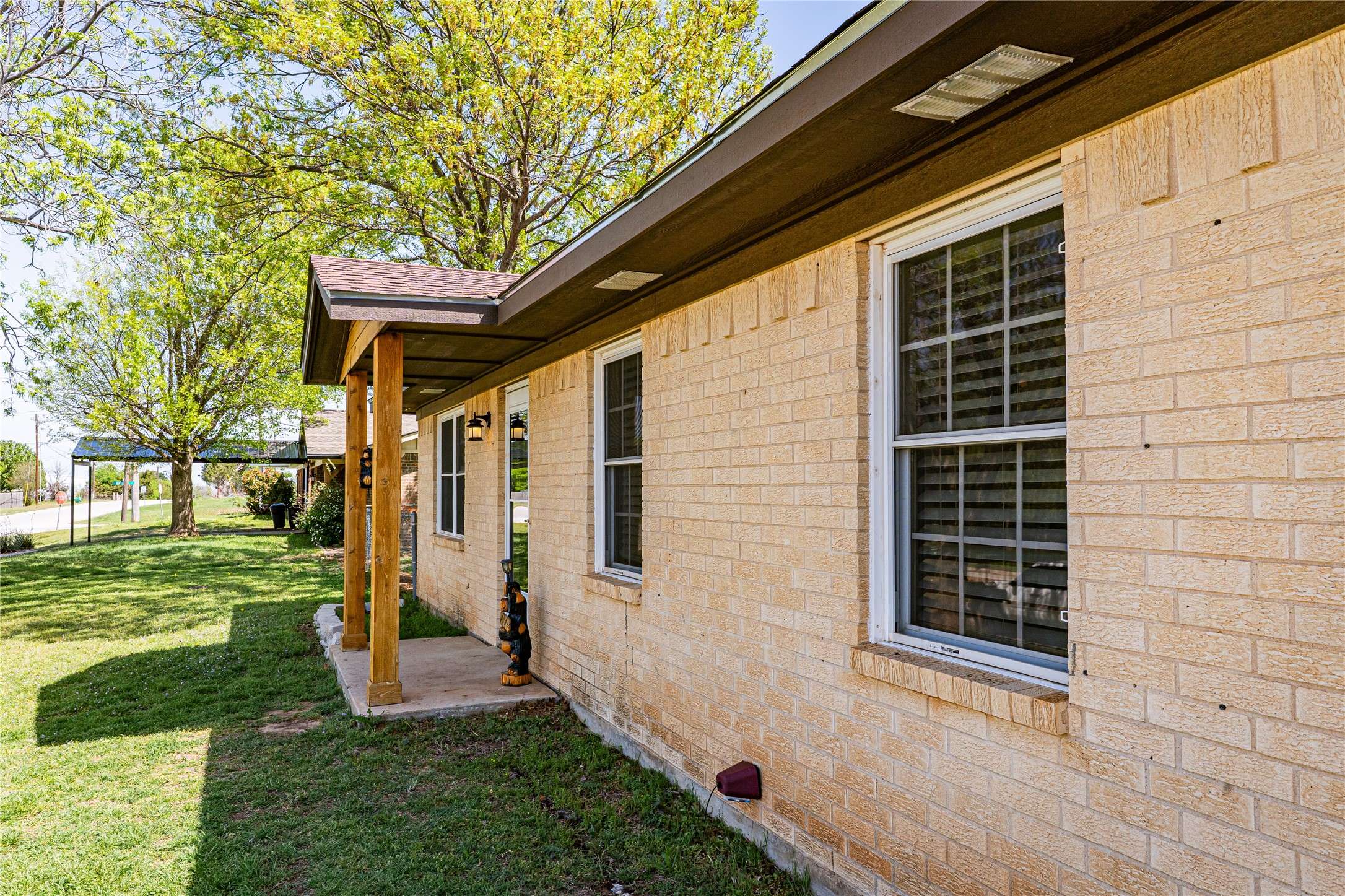 Nocona, TX 76255,1008 Grayson ST