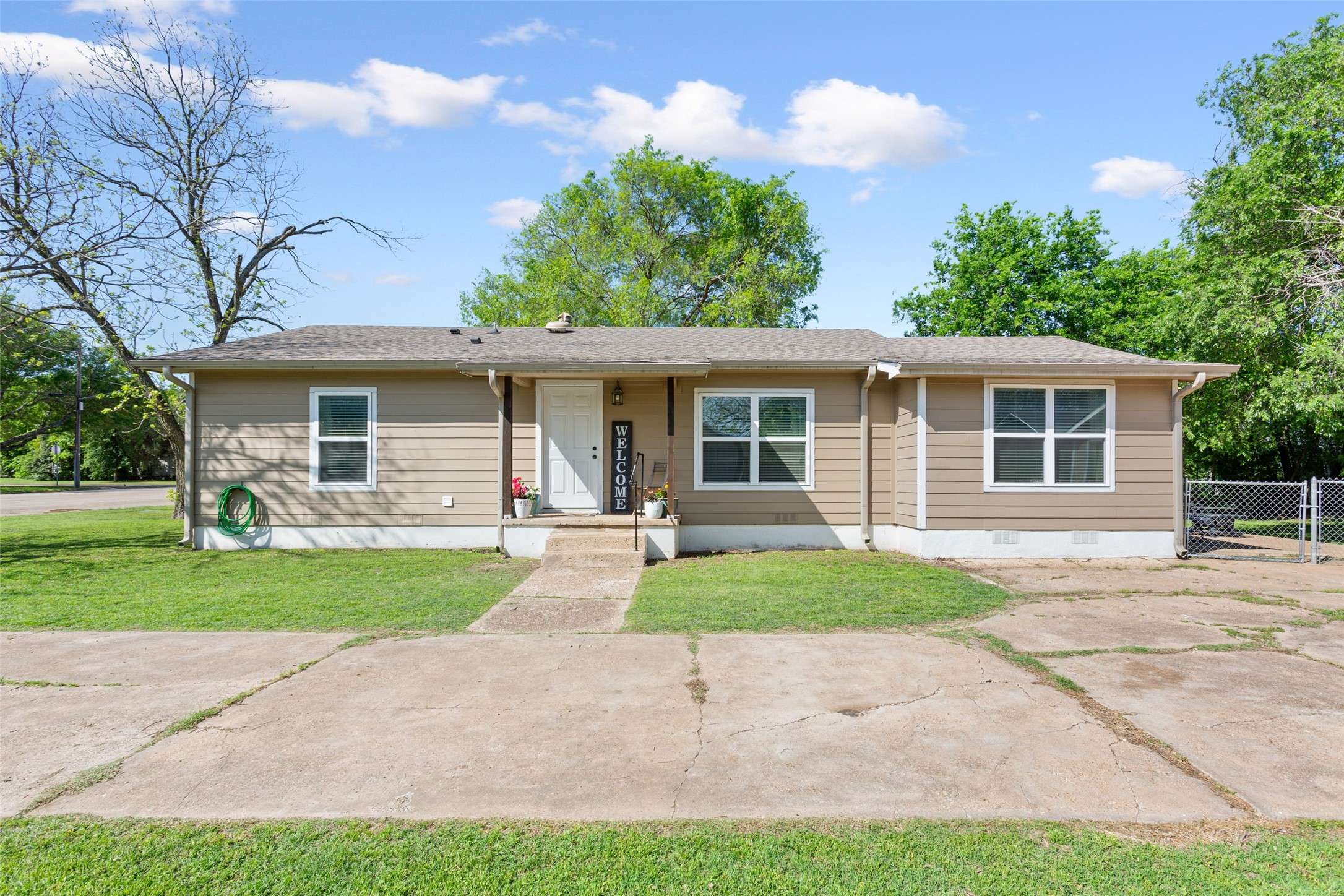 Mcgregor, TX 76657,1307 W 6th ST