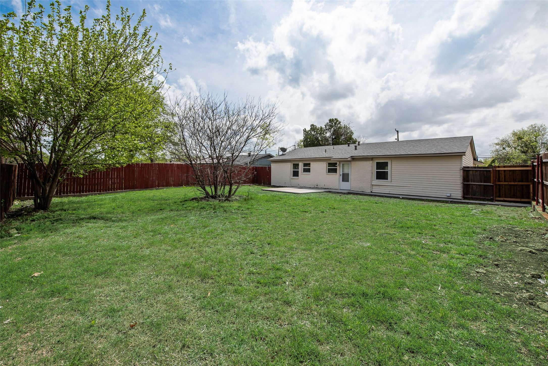 Dallas, TX 75241,6149 Singing Hills DR