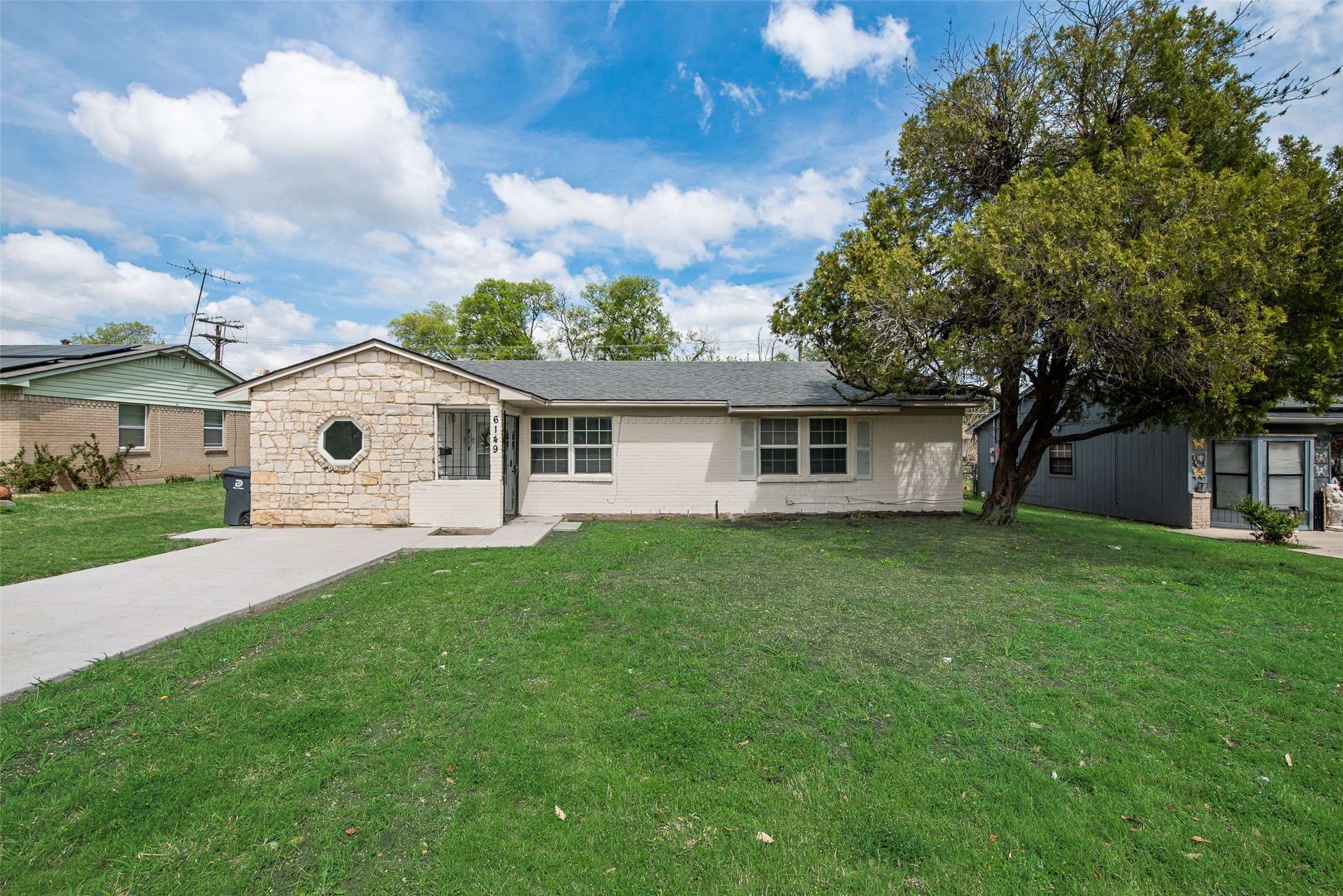 Dallas, TX 75241,6149 Singing Hills DR
