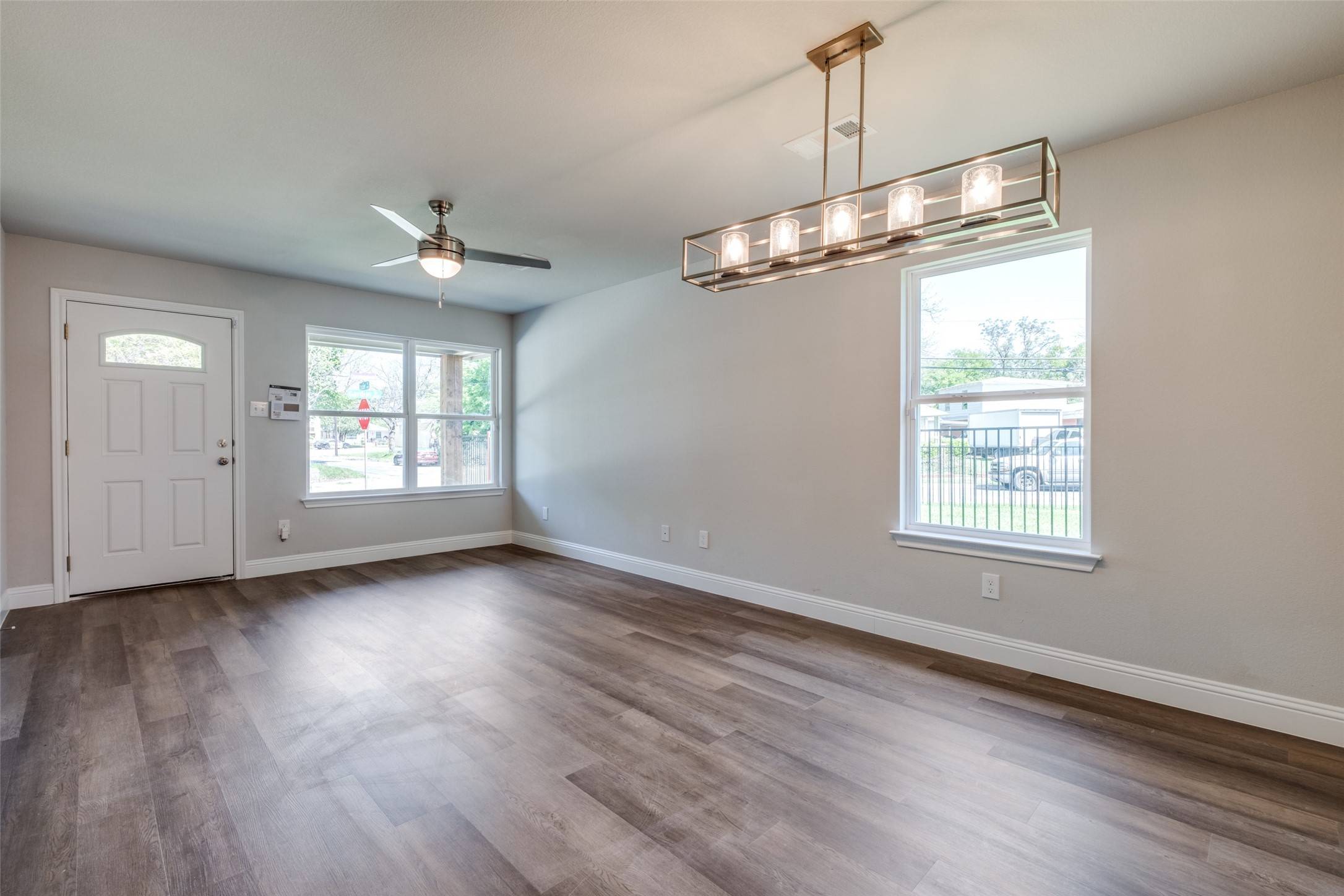 Dallas, TX 75215,2424 Garden DR
