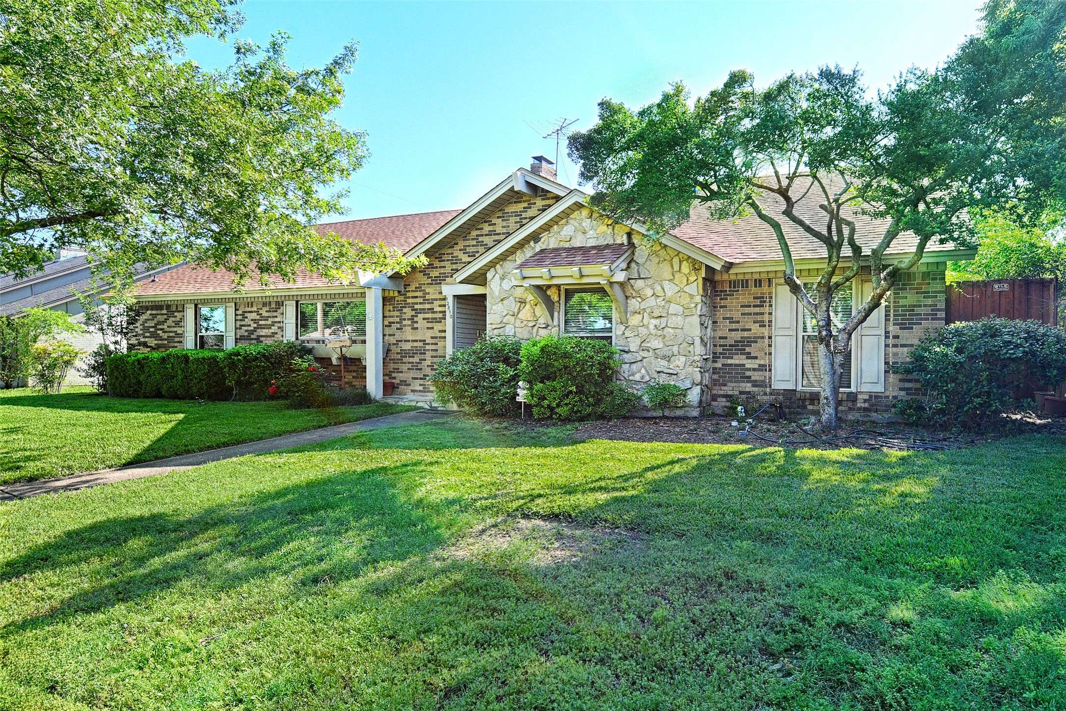Farmers Branch, TX 75244,12810 Pennystone DR