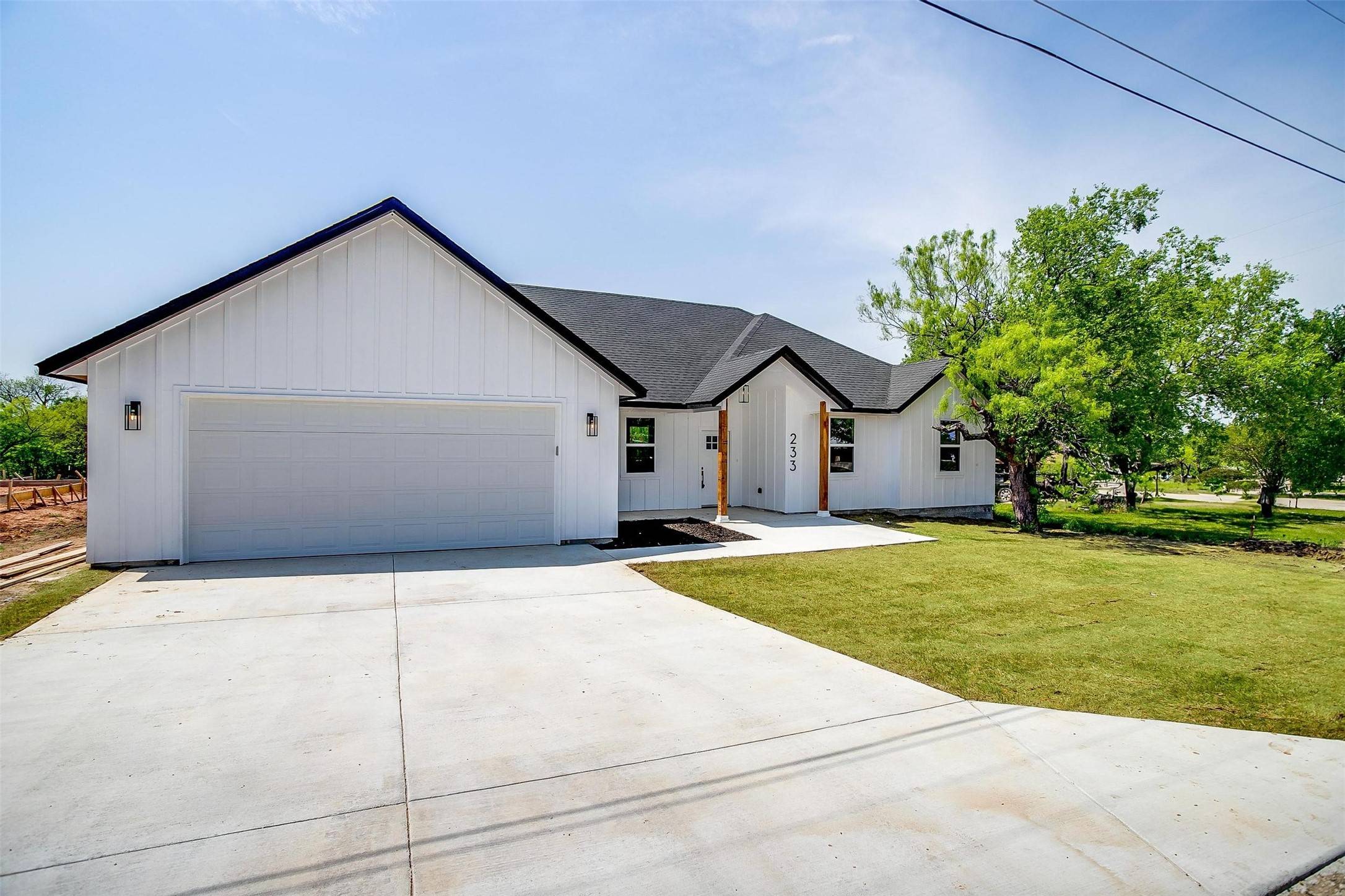 Runaway Bay, TX 76426,233 Lakeshore DR