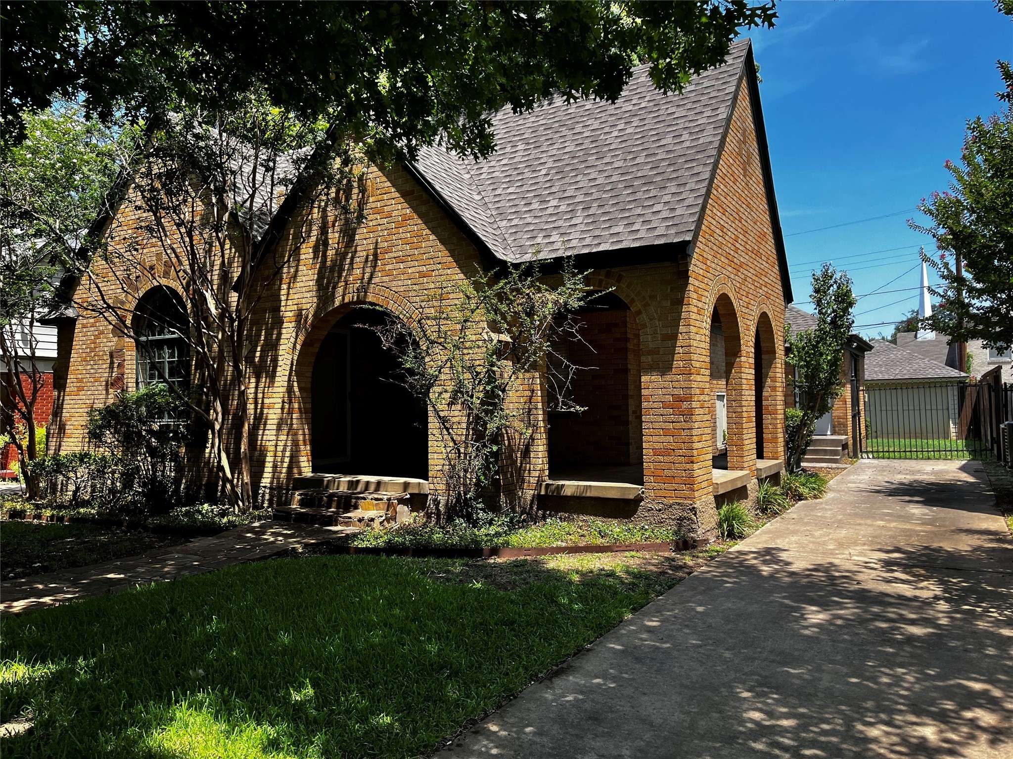 Dallas, TX 75208,1146 N WINNETKA AVE