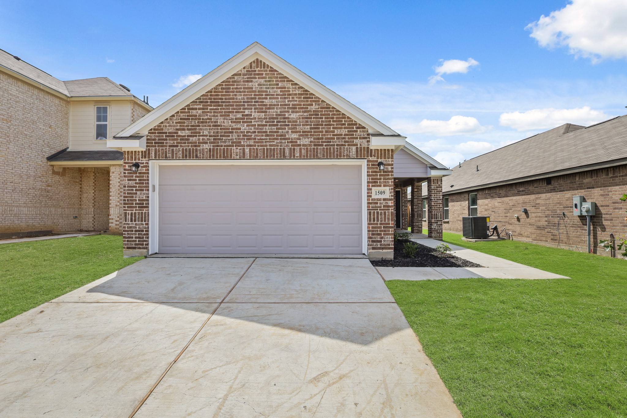 Ennis, TX 75119,1509 Romans RD