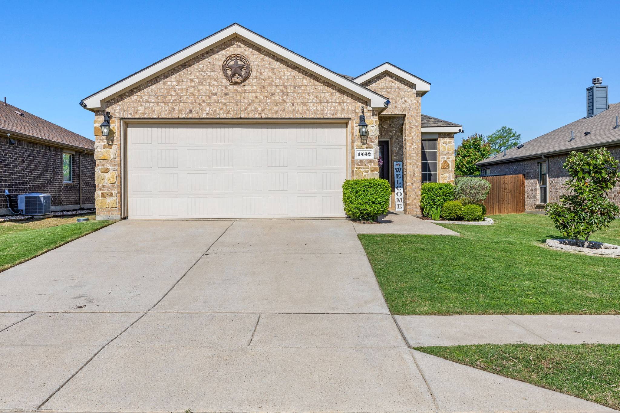 Aubrey, TX 76227,1432 Red River DR