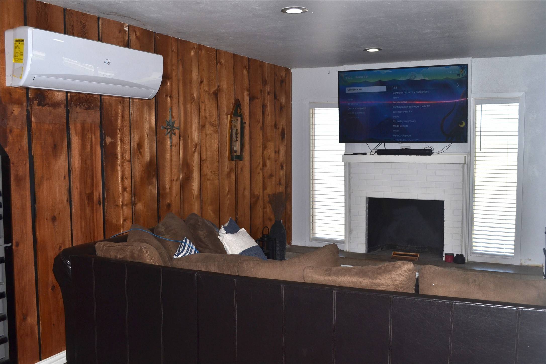 Azle, TX 76020,372 Shoreline DR