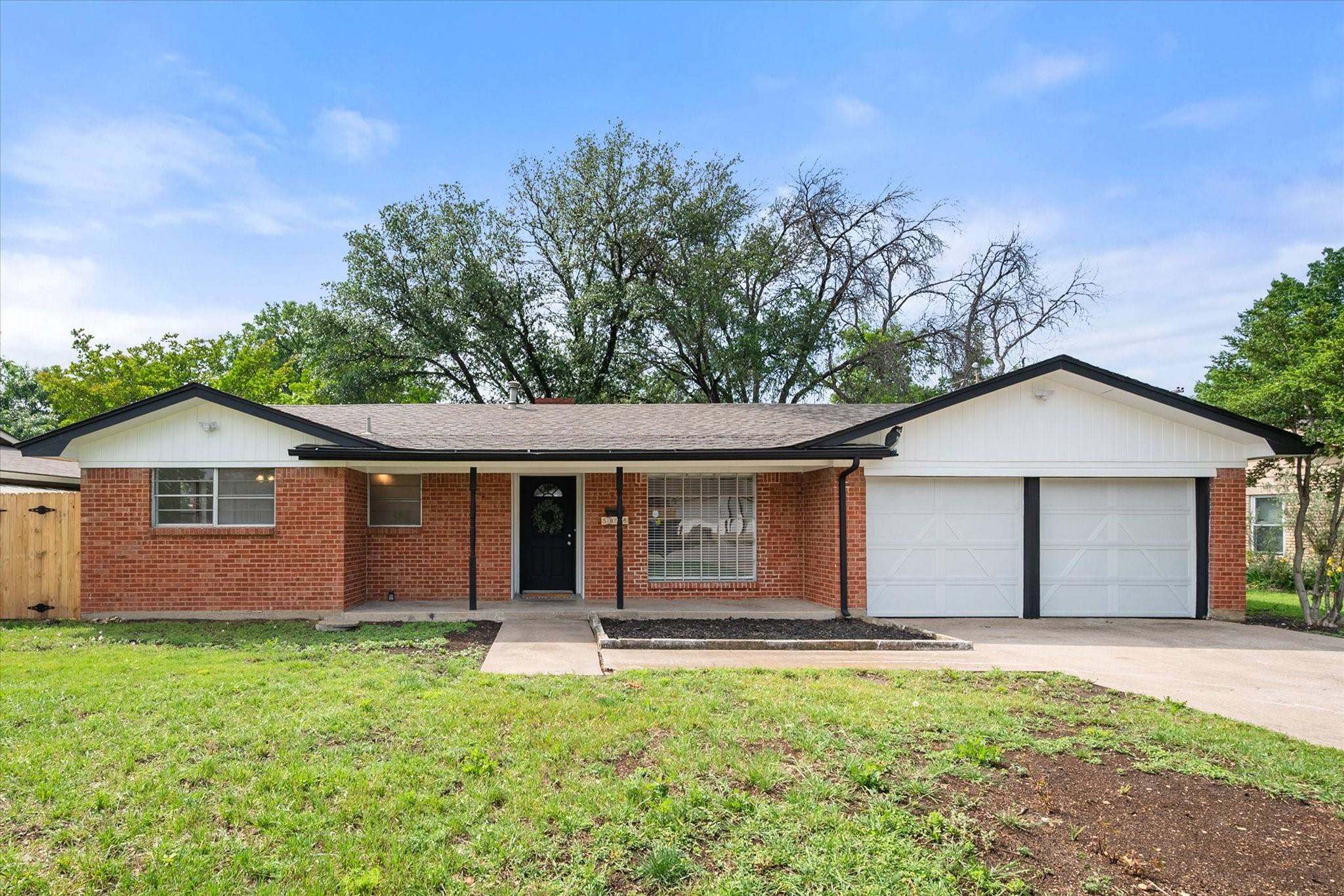 Fort Worth, TX 76133,5816 Sandra DR