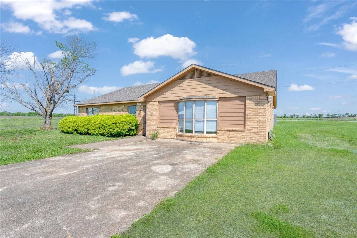 Howe, TX 75459,909 E FM 902