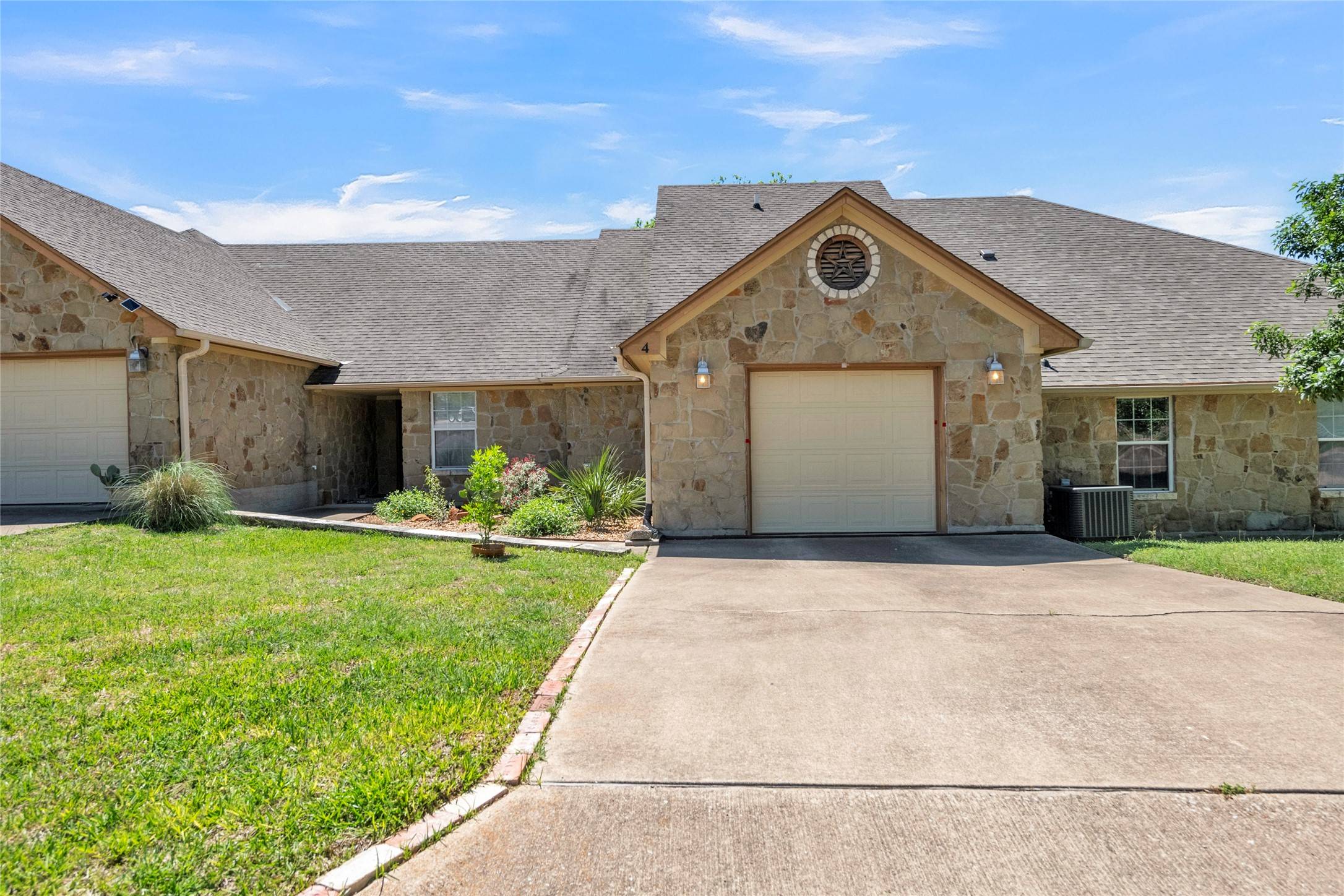Lampasas, TX 76550,4 Matthews DR