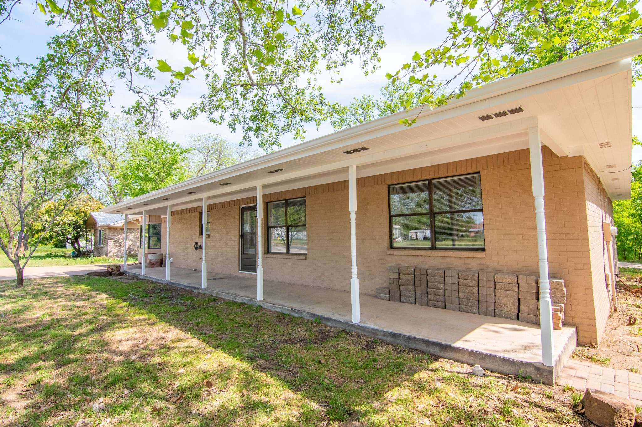 Rising Star, TX 76471,503 W College ST