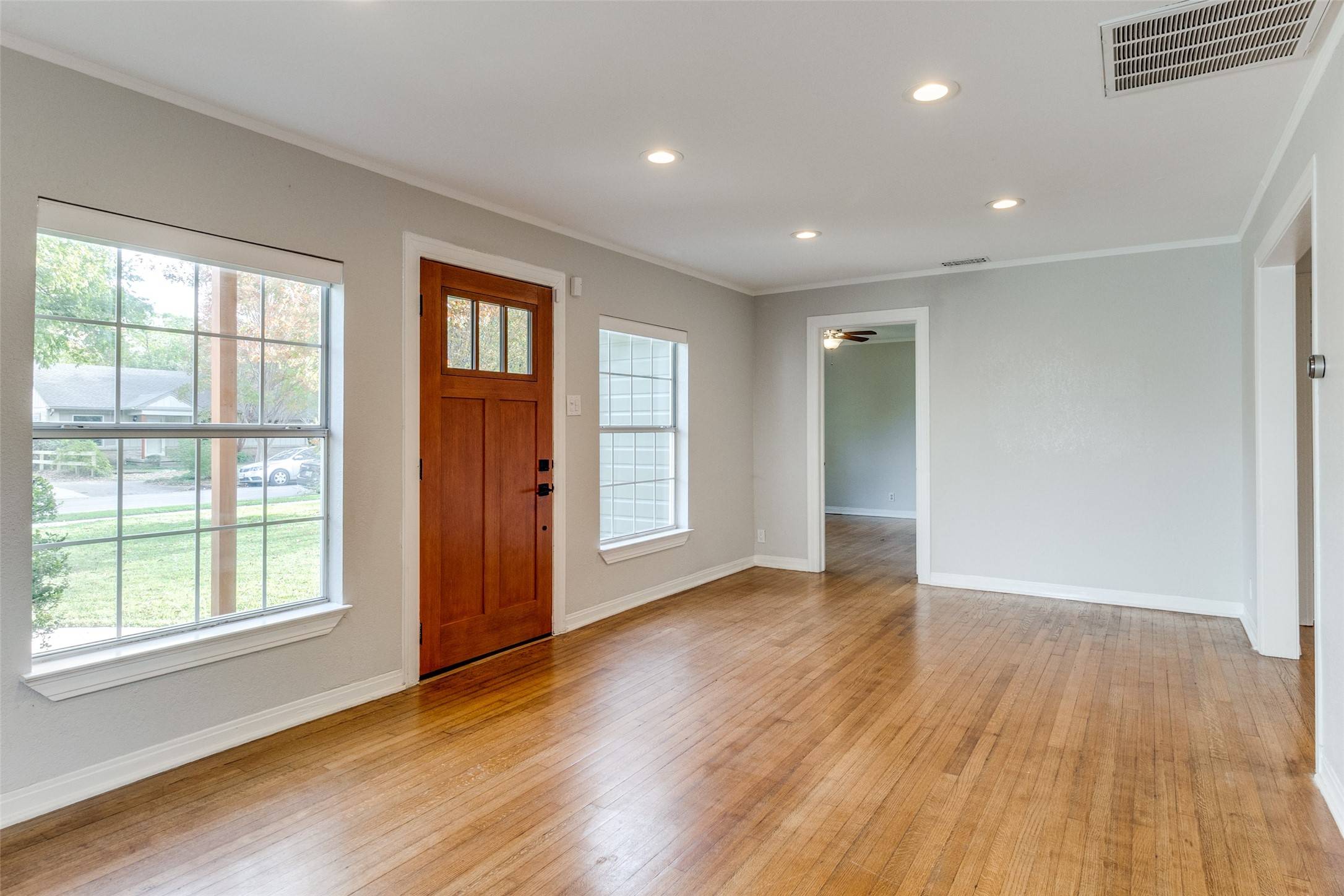 Dallas, TX 75218,8707 Santa Clara DR