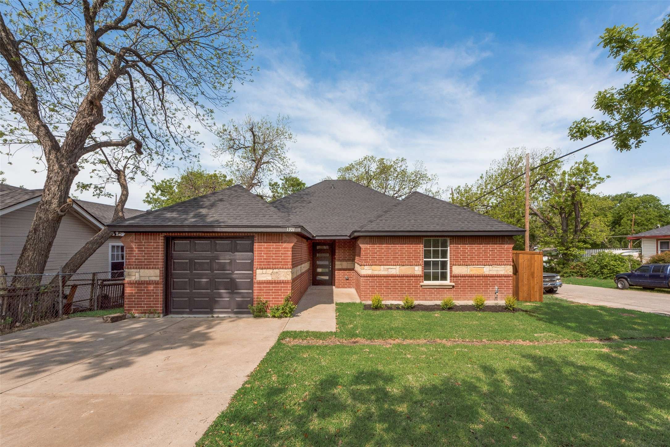 Dallas, TX 75216,1701 Michigan AVE