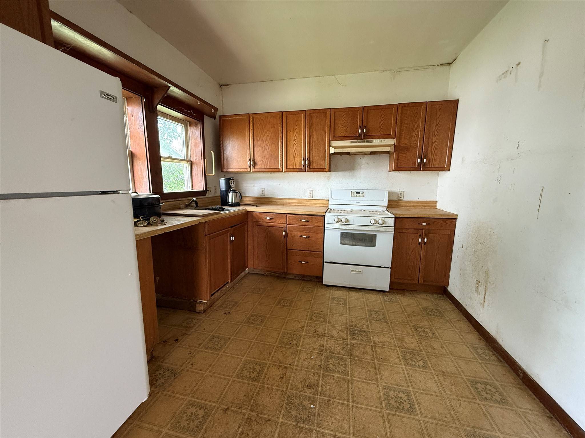Coleman, TX 76834,612 Plum ST