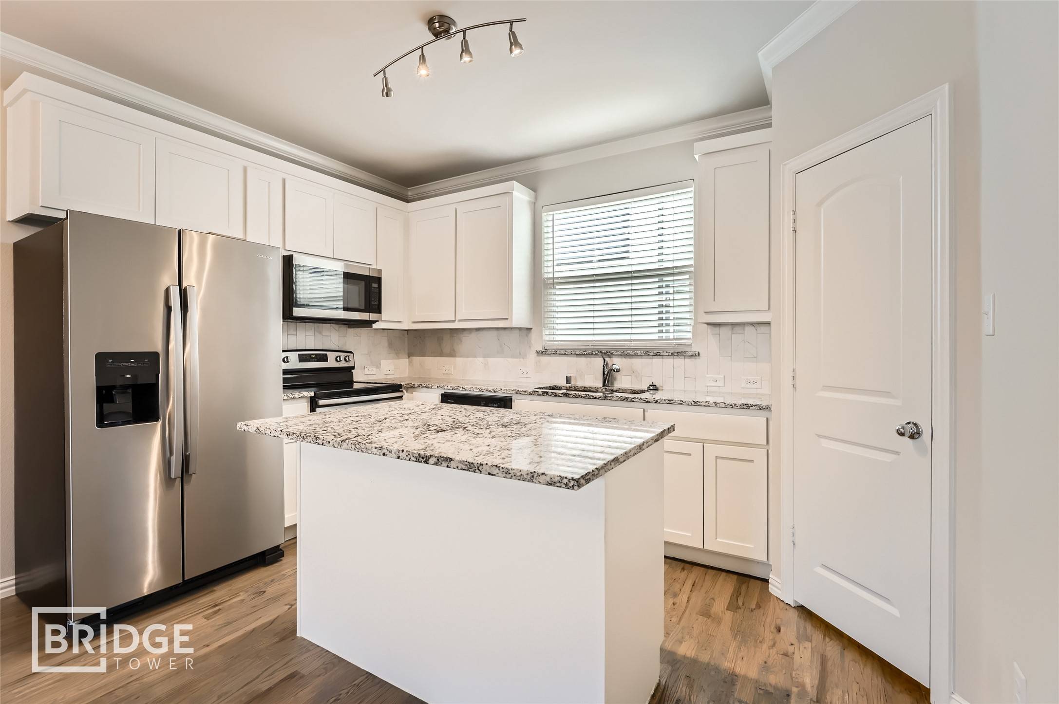 Mckinney, TX 75069,301 E Lamar St ST #19