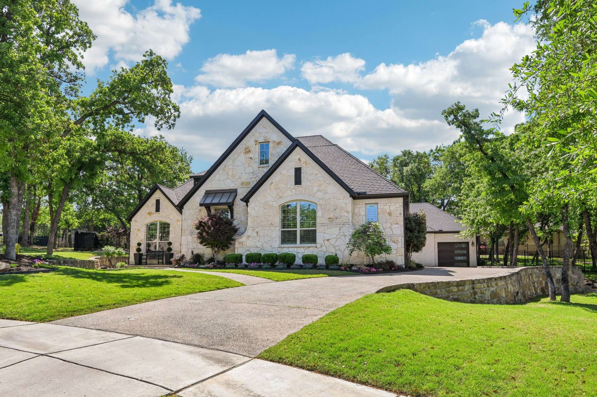 Trophy Club, TX 76262,10 Hale CT