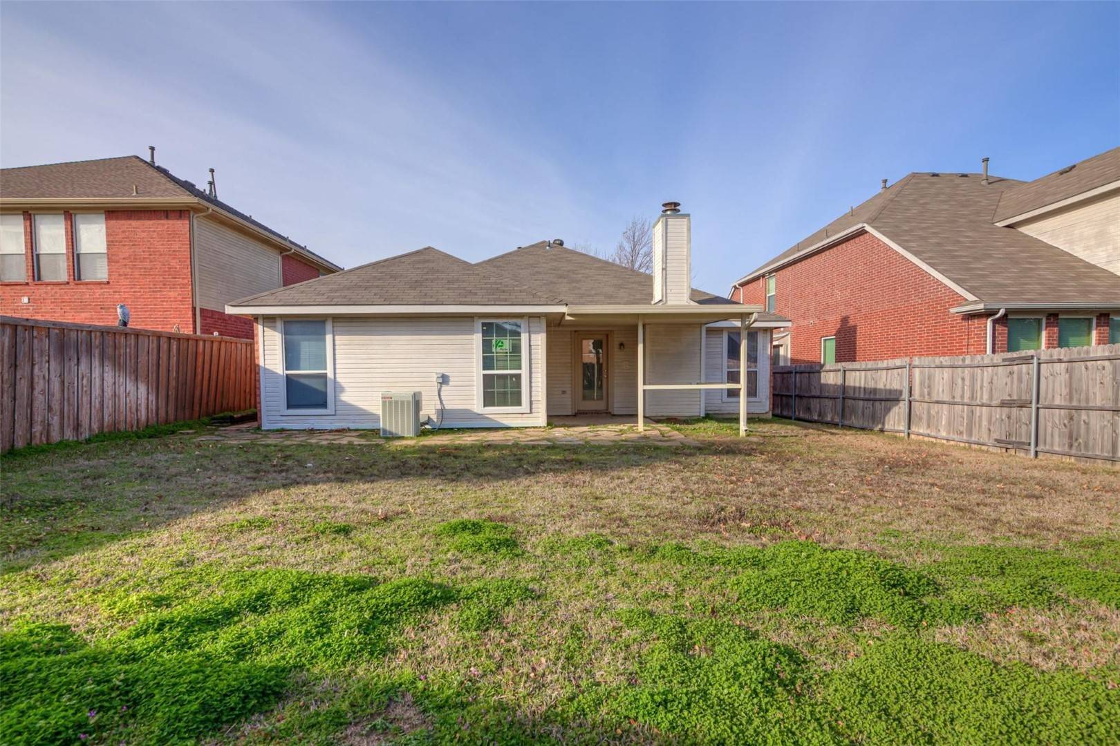 Dallas, TX 75249,7977 Glenway DR