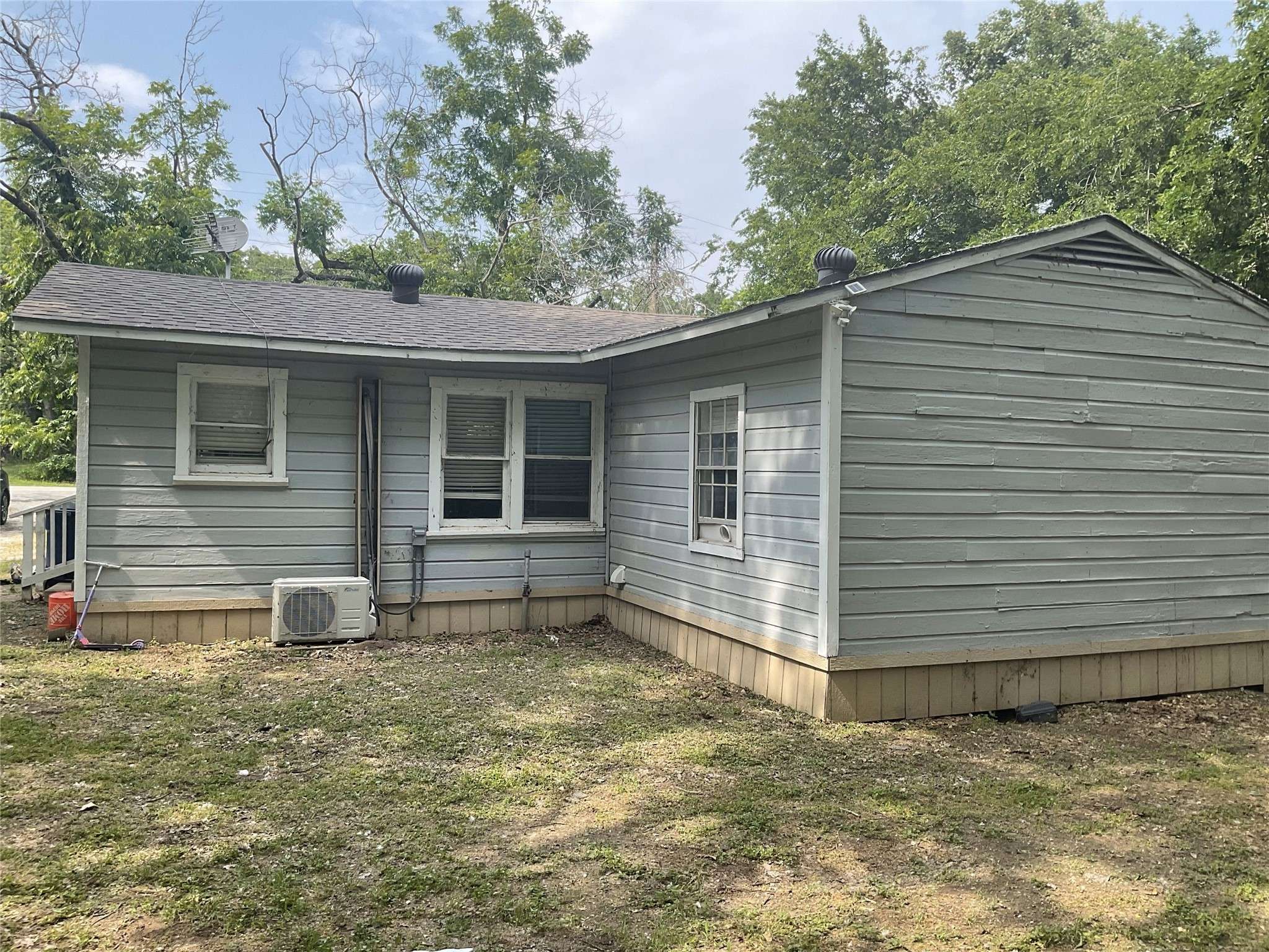 Azle, TX 76020,212 Shoreline DR