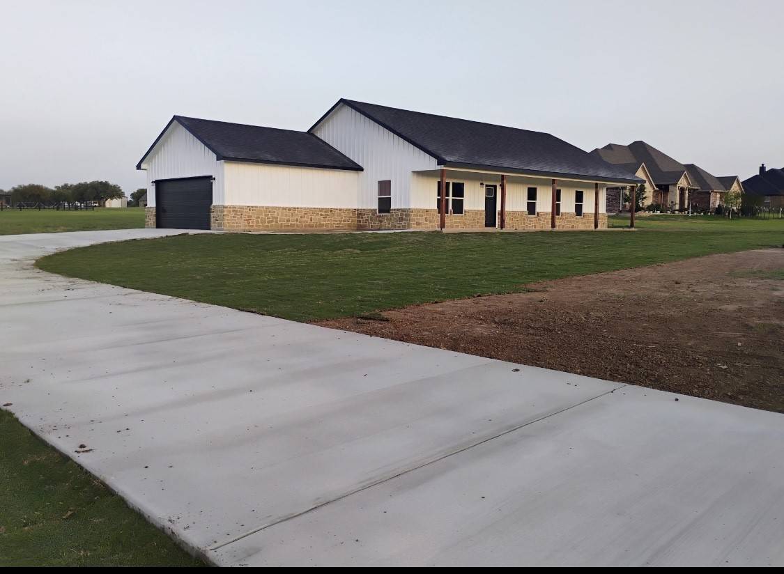 Mineral Wells, TX 76067,395 Brazos West DR
