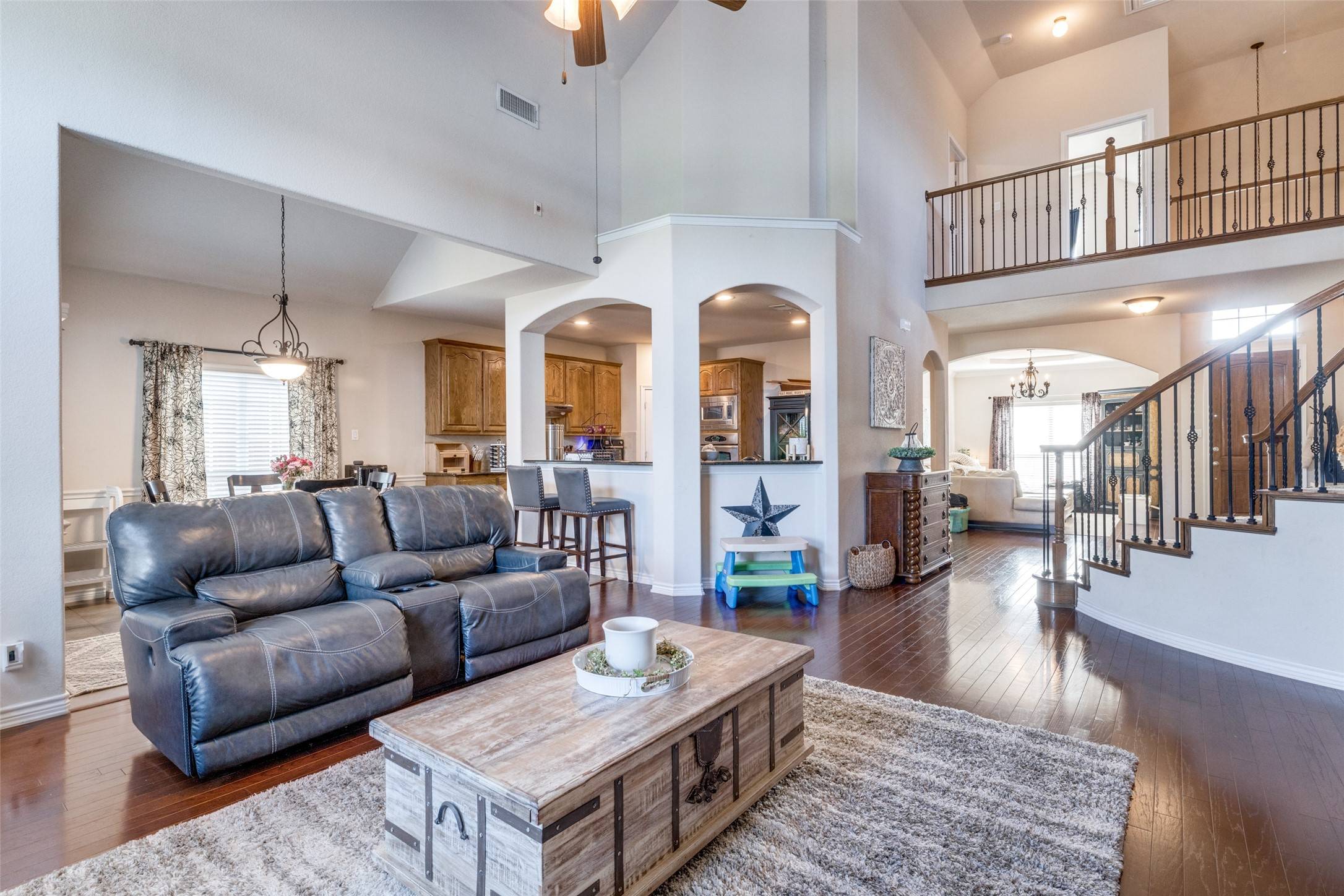 Kennedale, TX 76060,609 Sunrise DR
