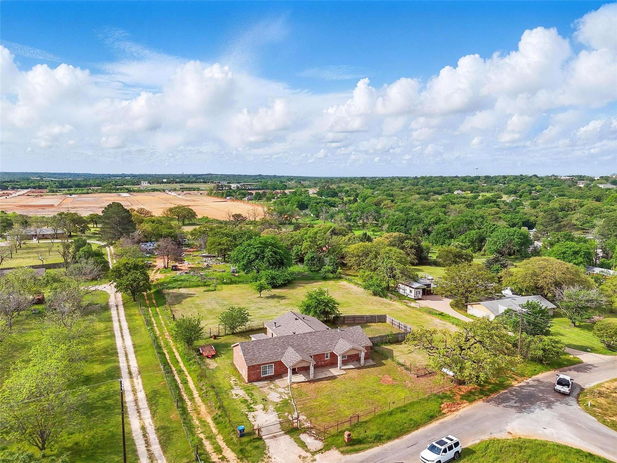Cleburne, TX 76031,601 County Road 702 #B