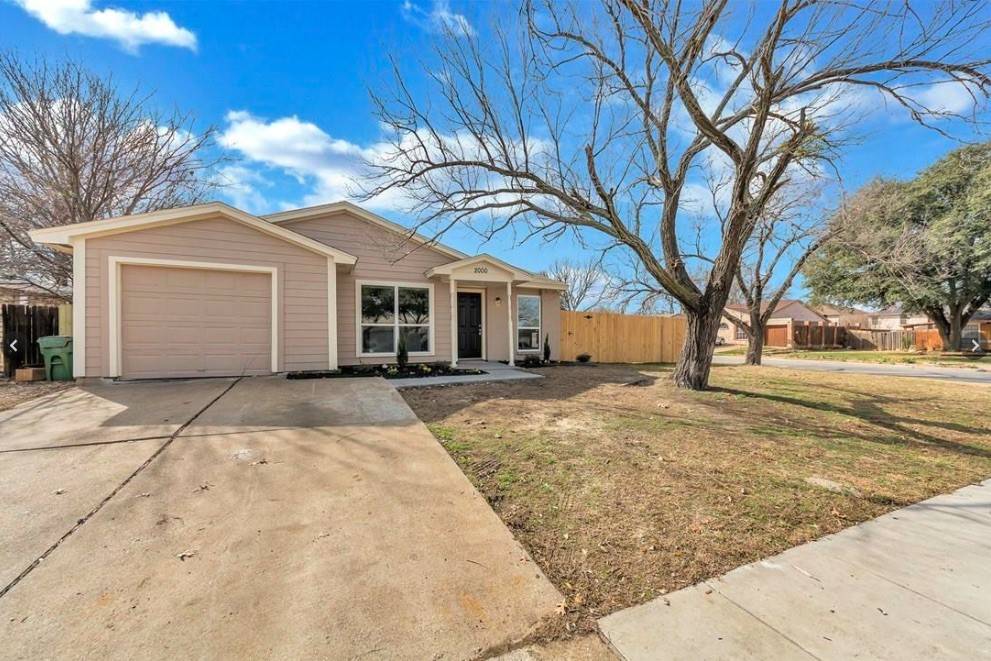 Arlington, TX 76014,2000 Sharpshire LN