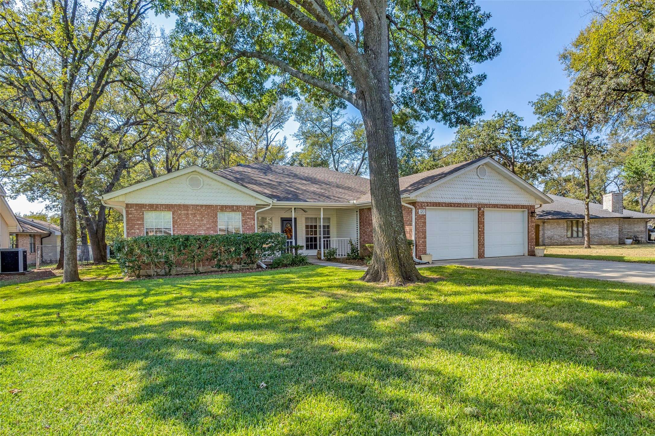 Gainesville, TX 76240,120 Modoc TRL