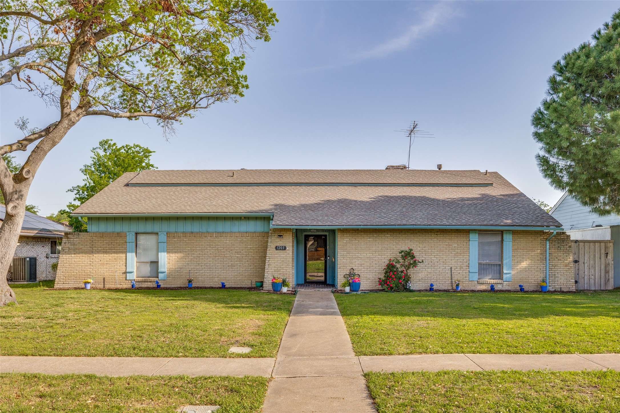 Richardson, TX 75081,1203 Edgewood DR