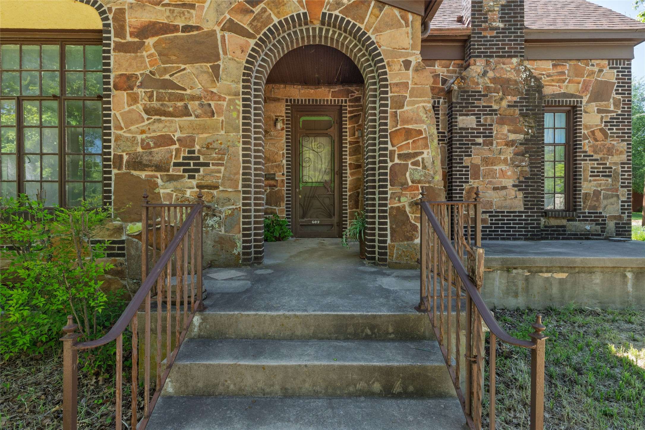 Weatherford, TX 76086,602 S Waco ST