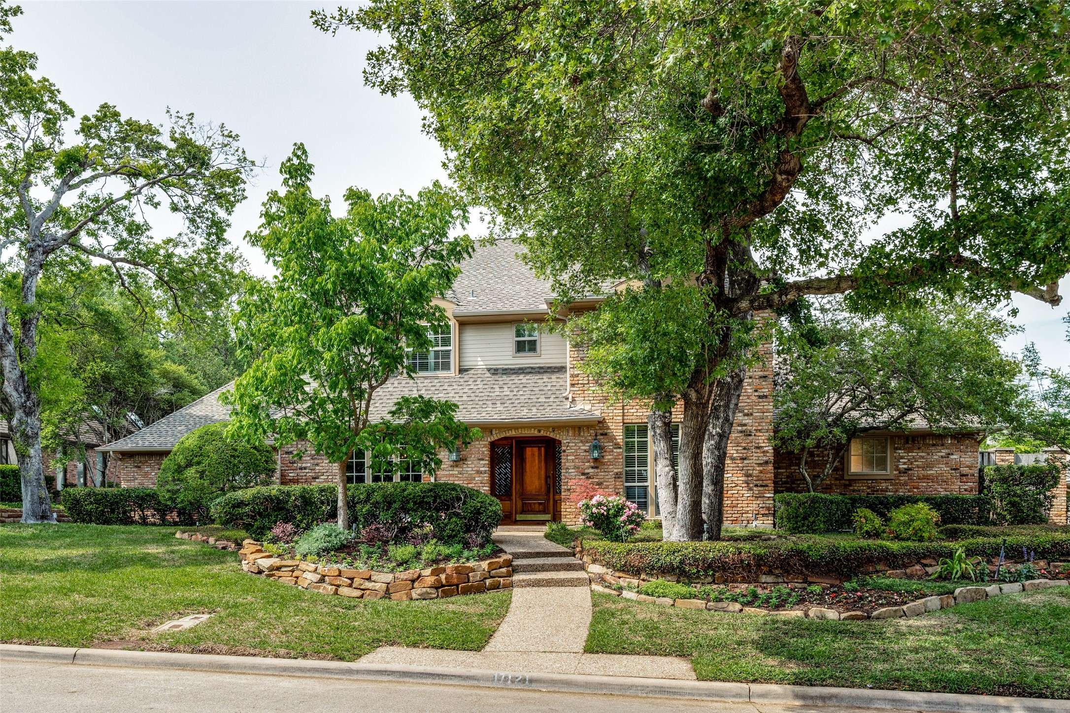 Dallas, TX 75248,17121 Club Hill DR