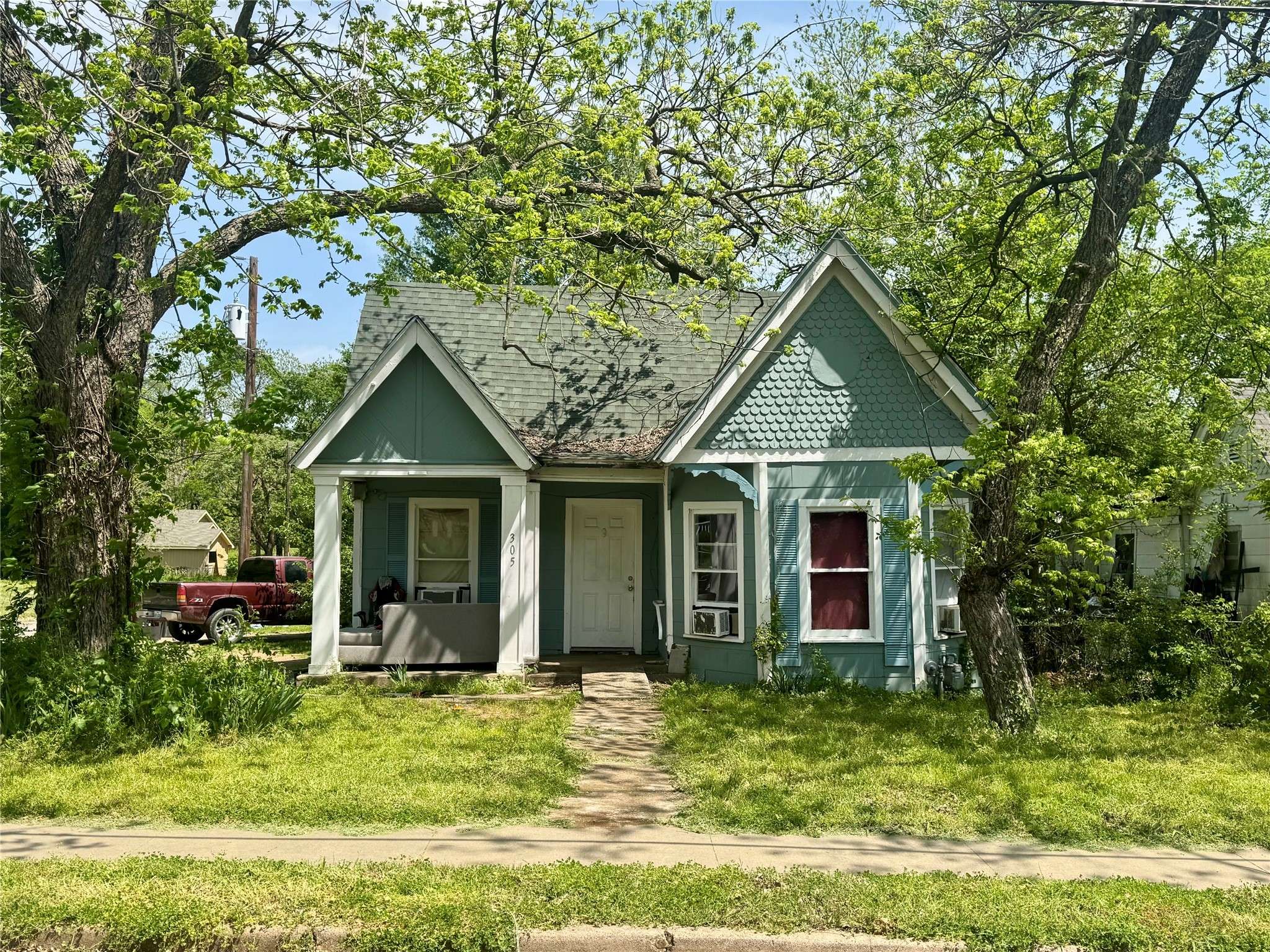 Paris, TX 75460,305 SW 7th ST SW