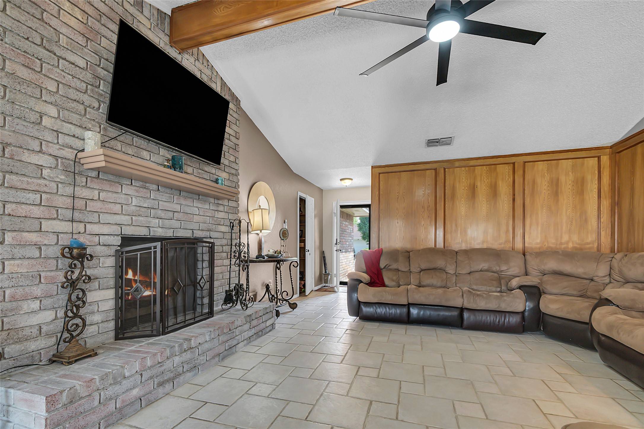 Euless, TX 76039,503 Basswood DR