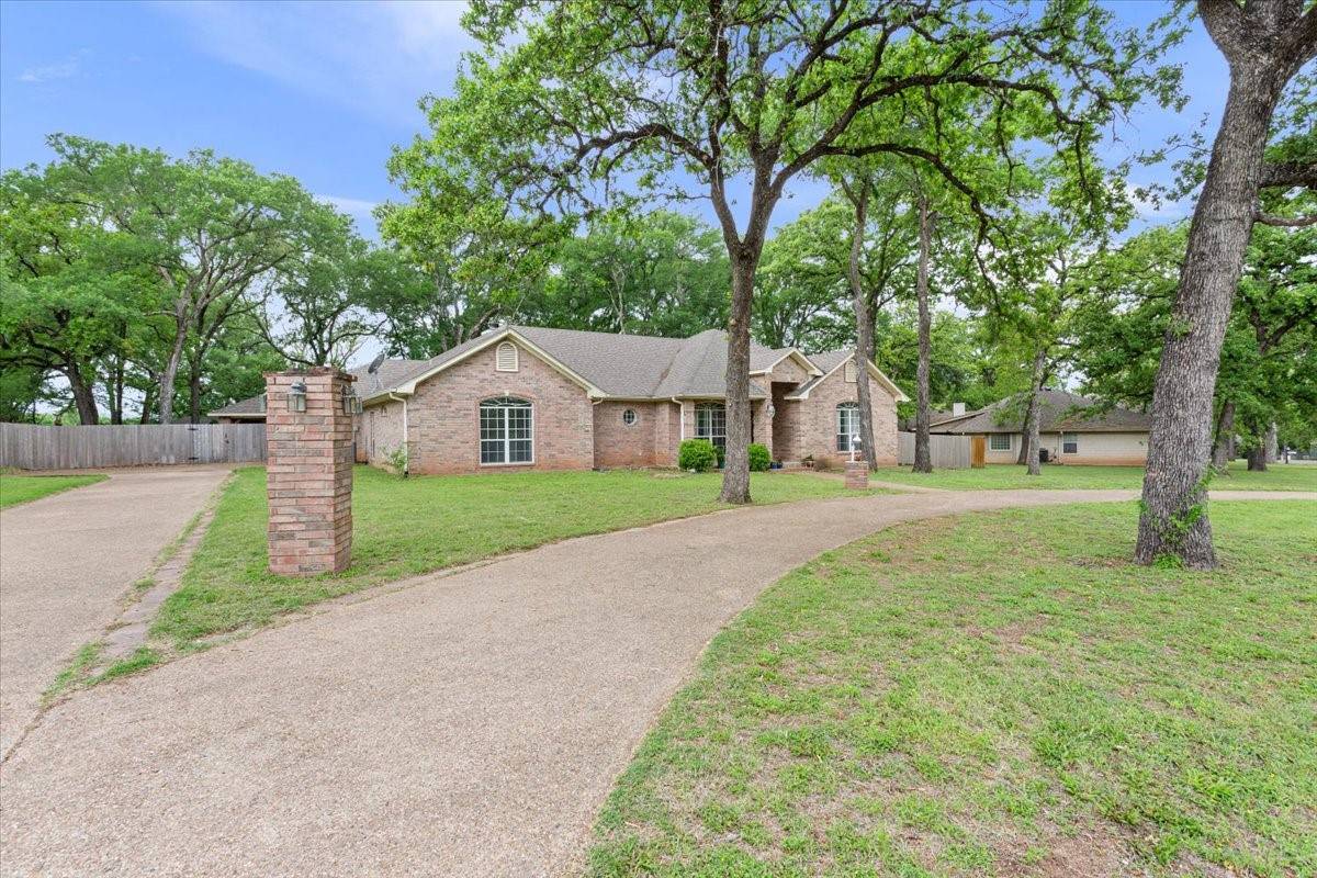 Lorena, TX 76655,154 Park LN