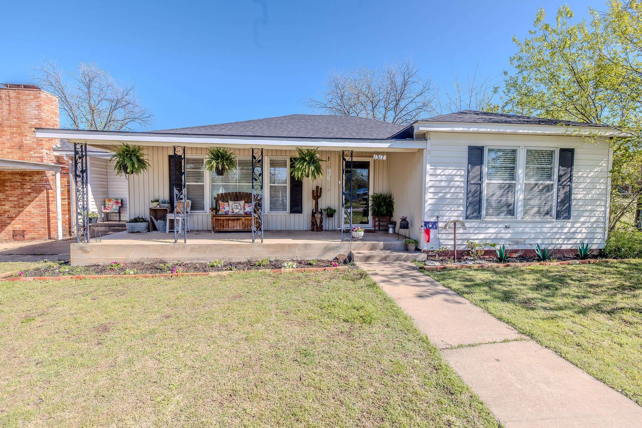 Graham, TX 76450,1317 1st St
