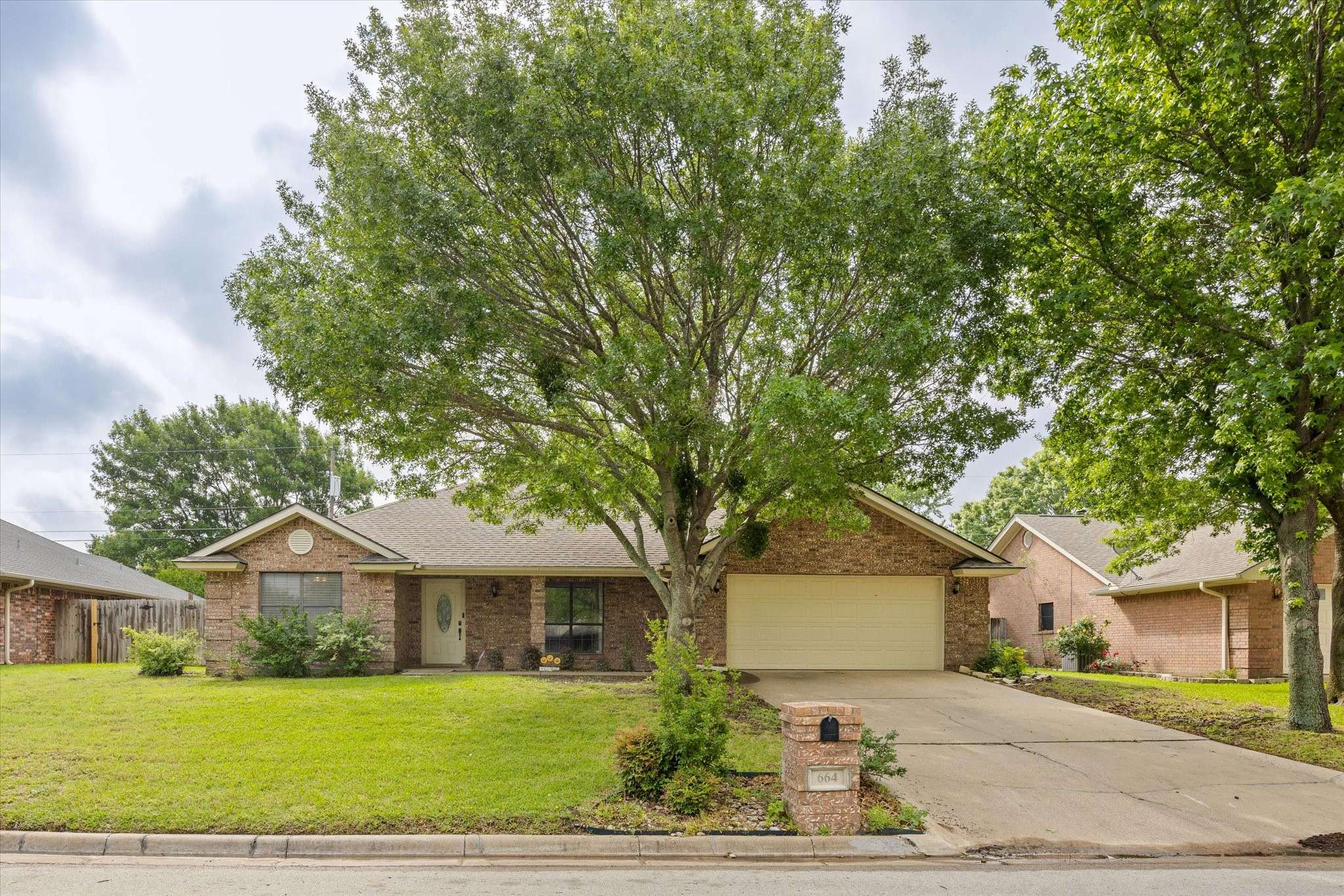 Stephenville, TX 76401,664 Bluebonnet ST