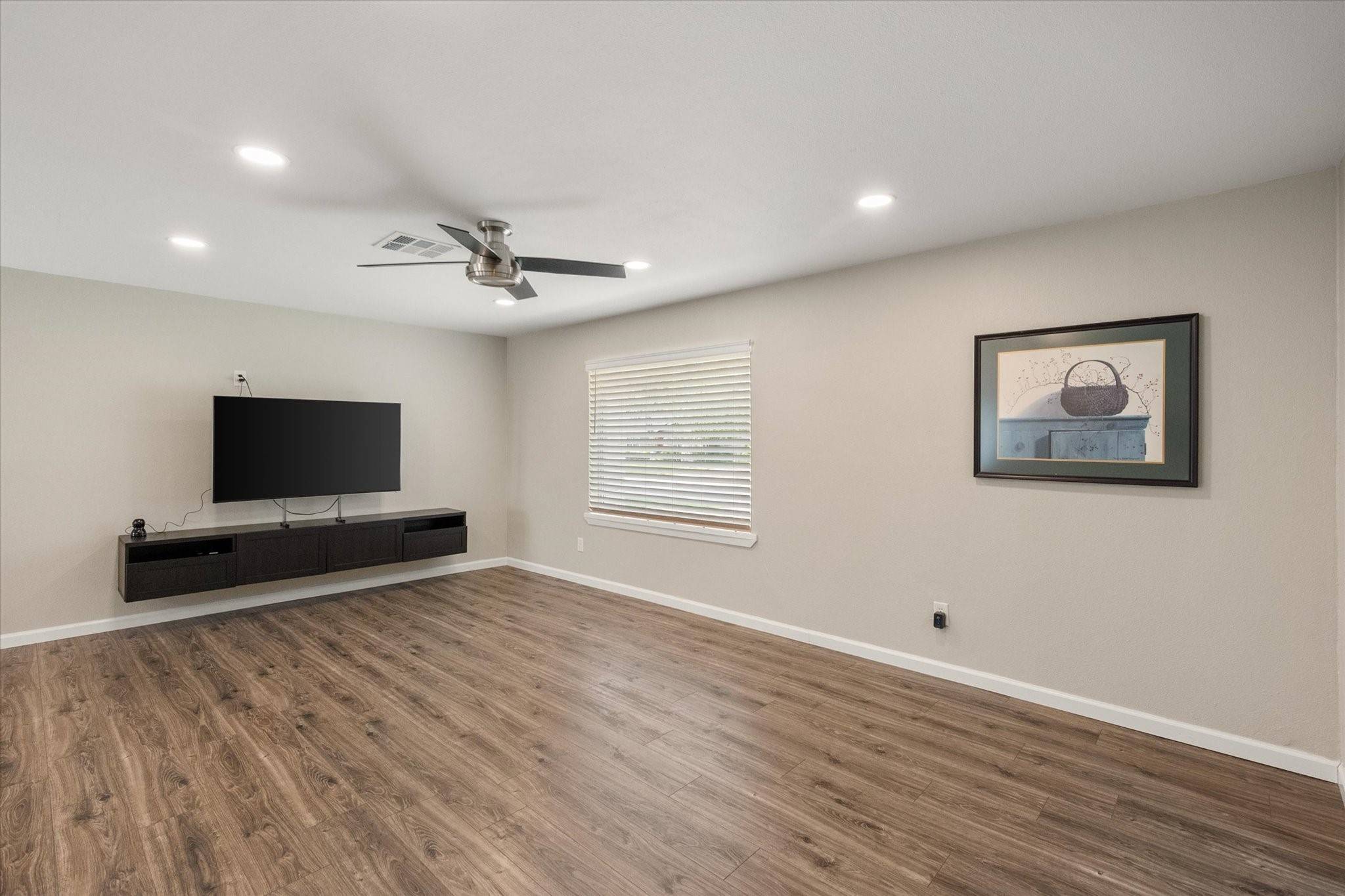 Arlington, TX 76013,1600 White Way DR