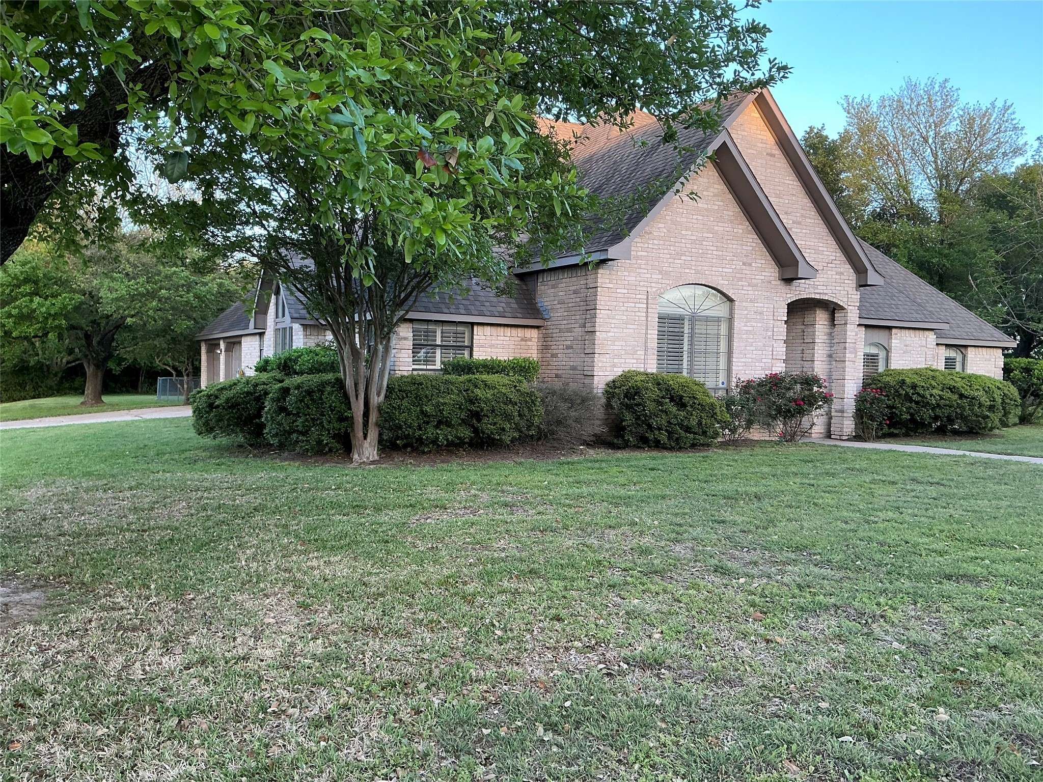 Mexia, TX 76667,1302 Summit DR