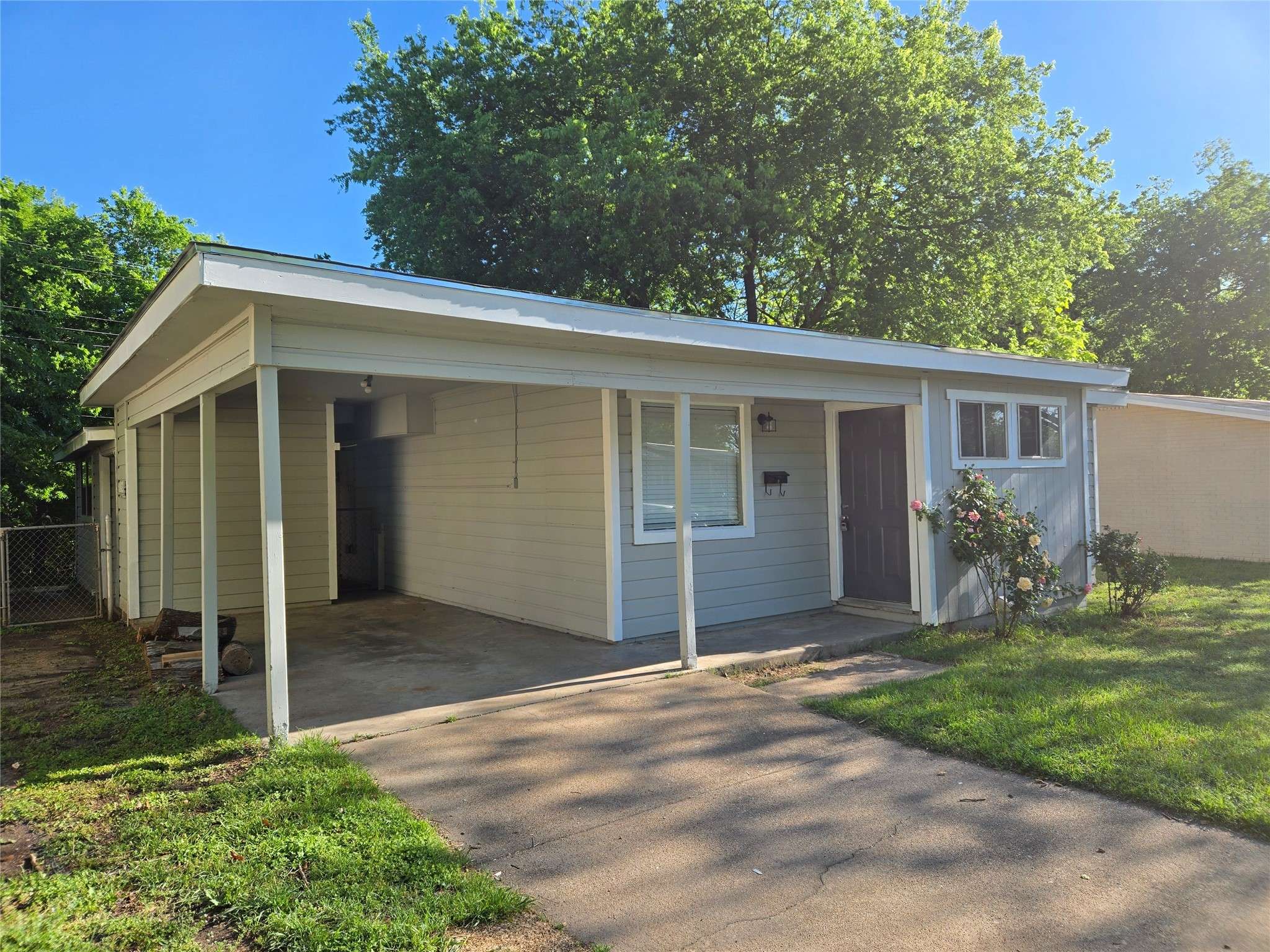 Weatherford, TX 76086,214 Live Oak LN