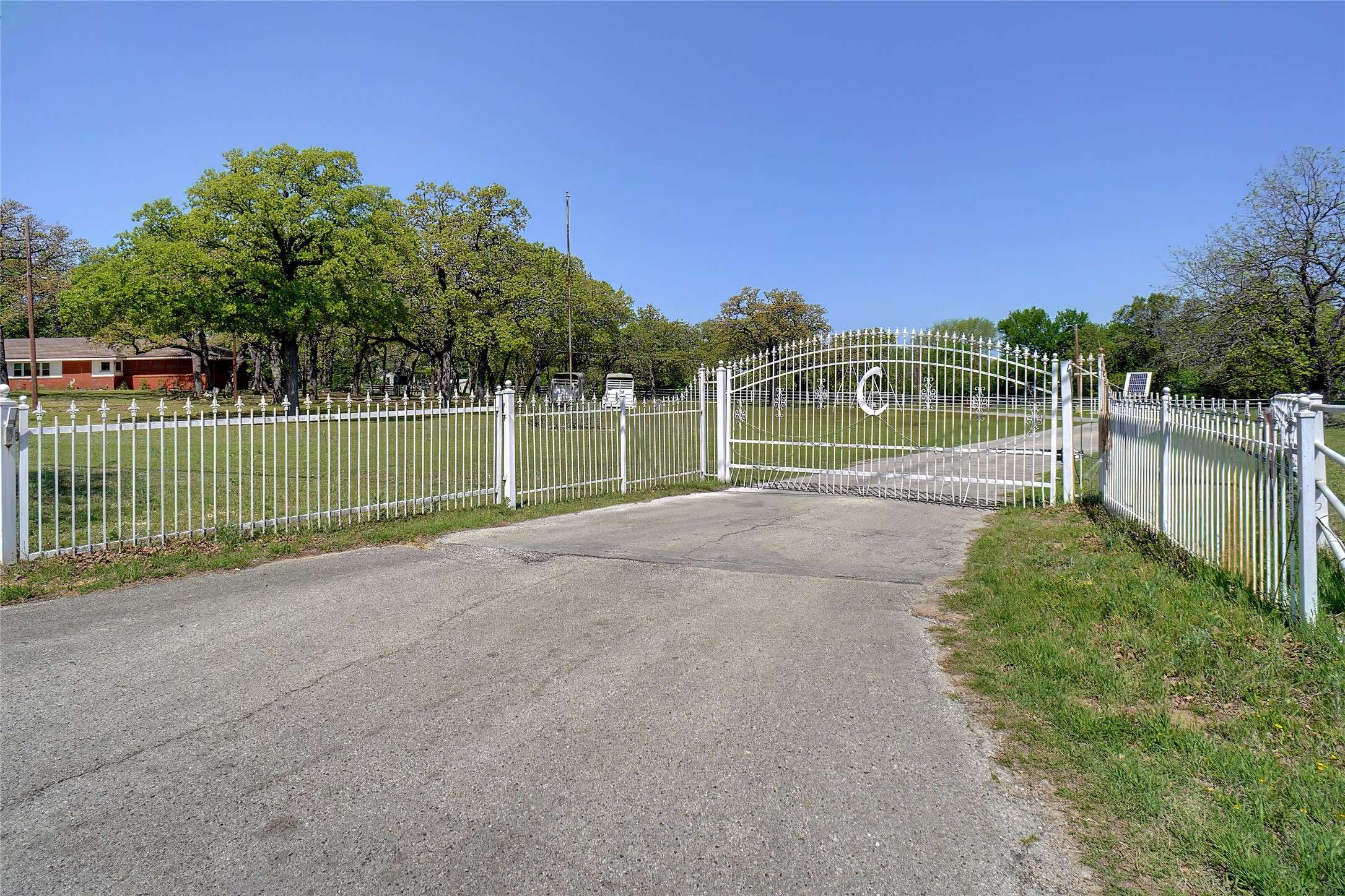 Azle, TX 76020,13449 FM 730 S