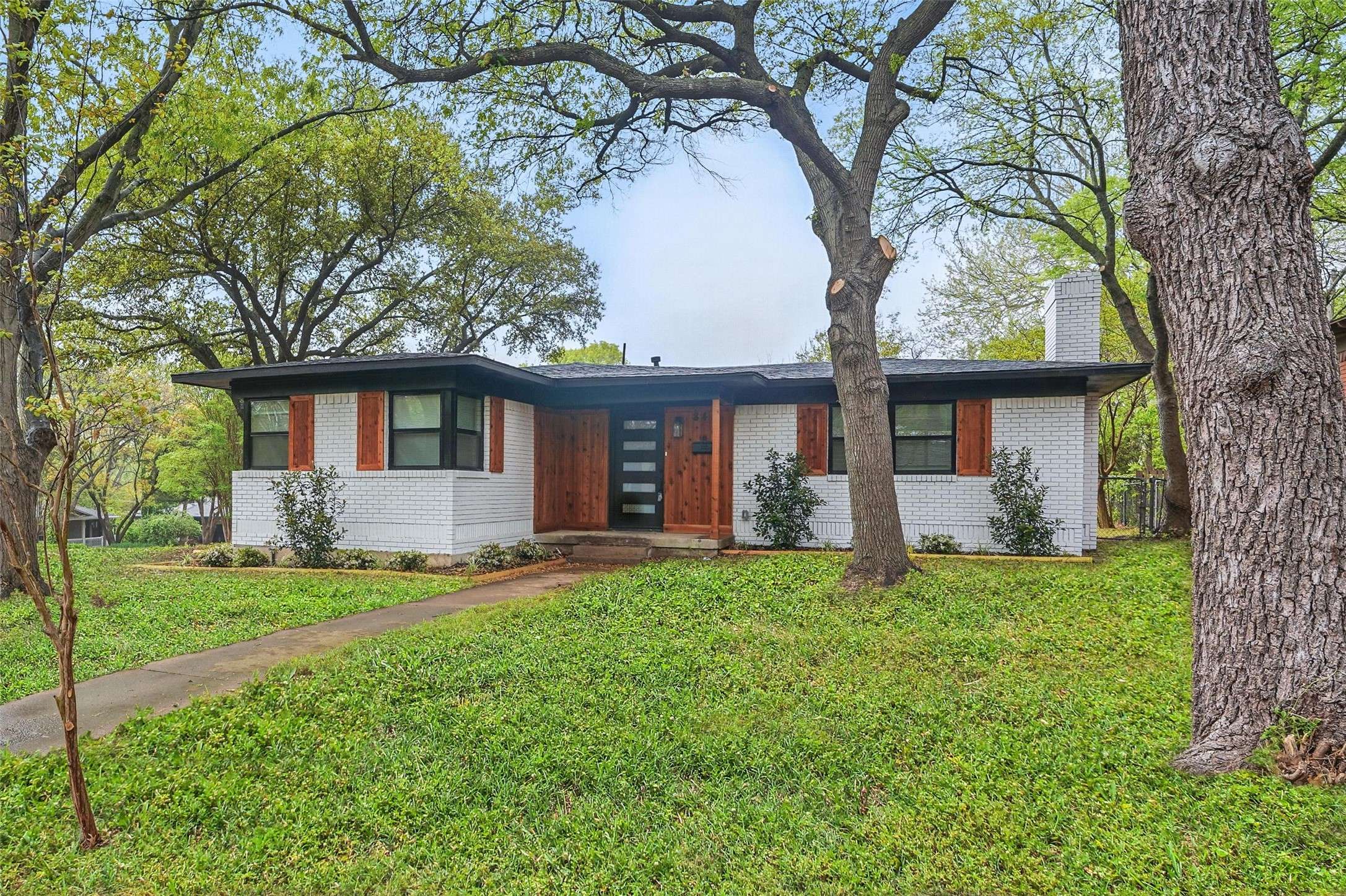 Dallas, TX 75218,841 Lake Terrace CIR