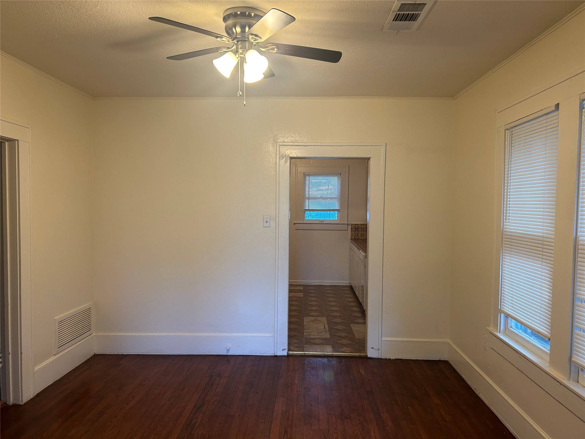 Dallas, TX 75224,1138 Pioneer DR