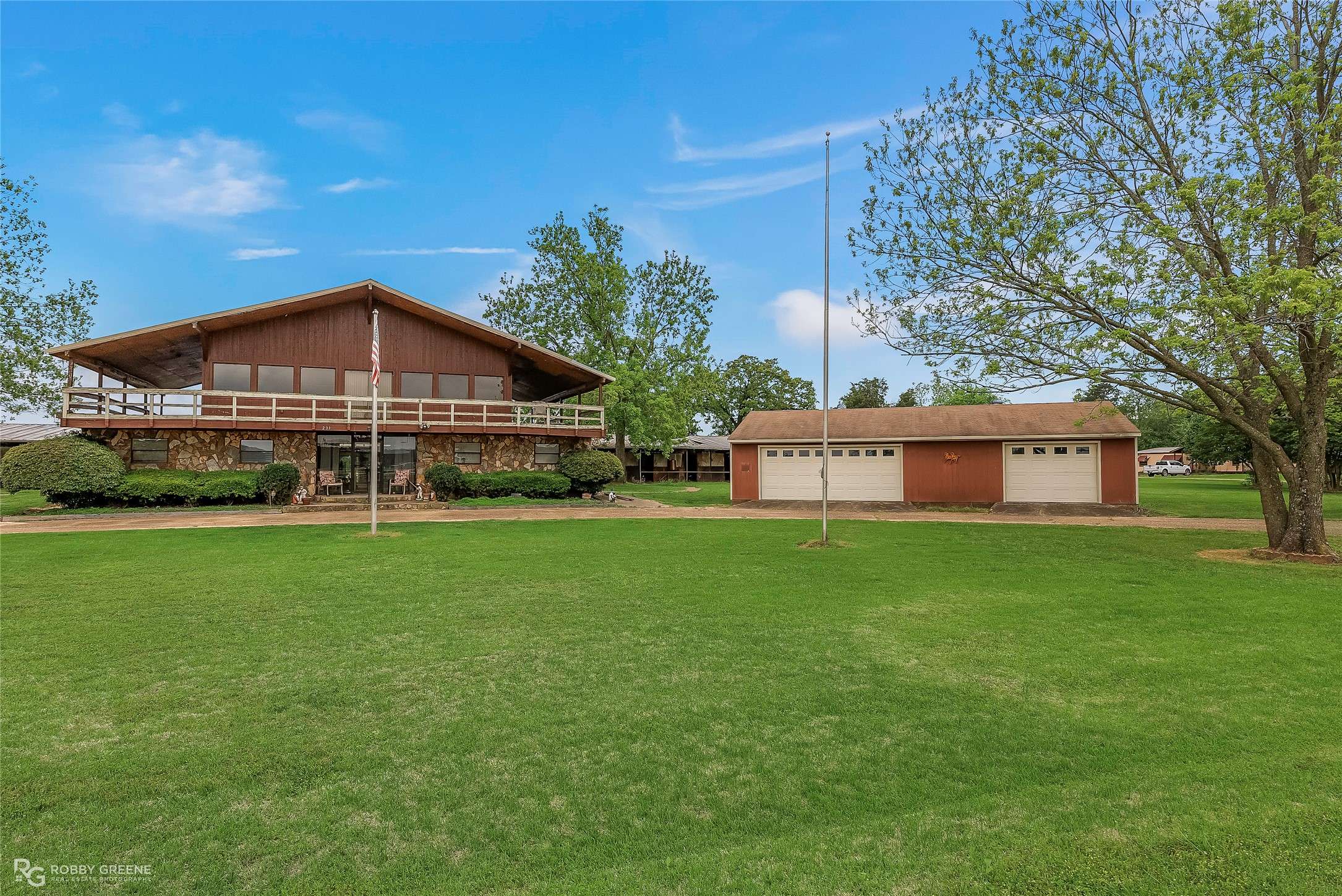 Benton, LA 71006,231 Hurricane Bluff DR