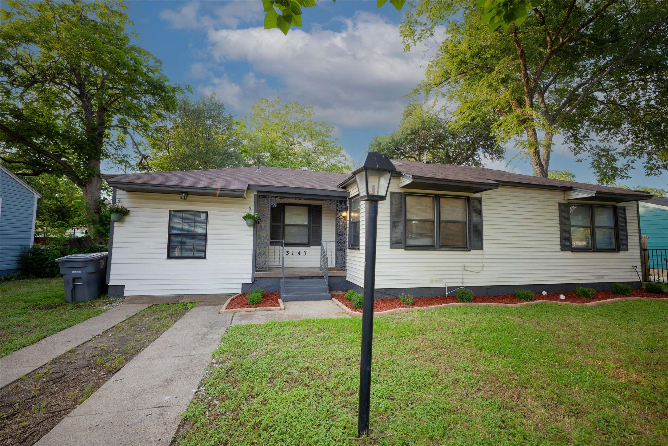 Dallas, TX 75224,3143 Grayson DR