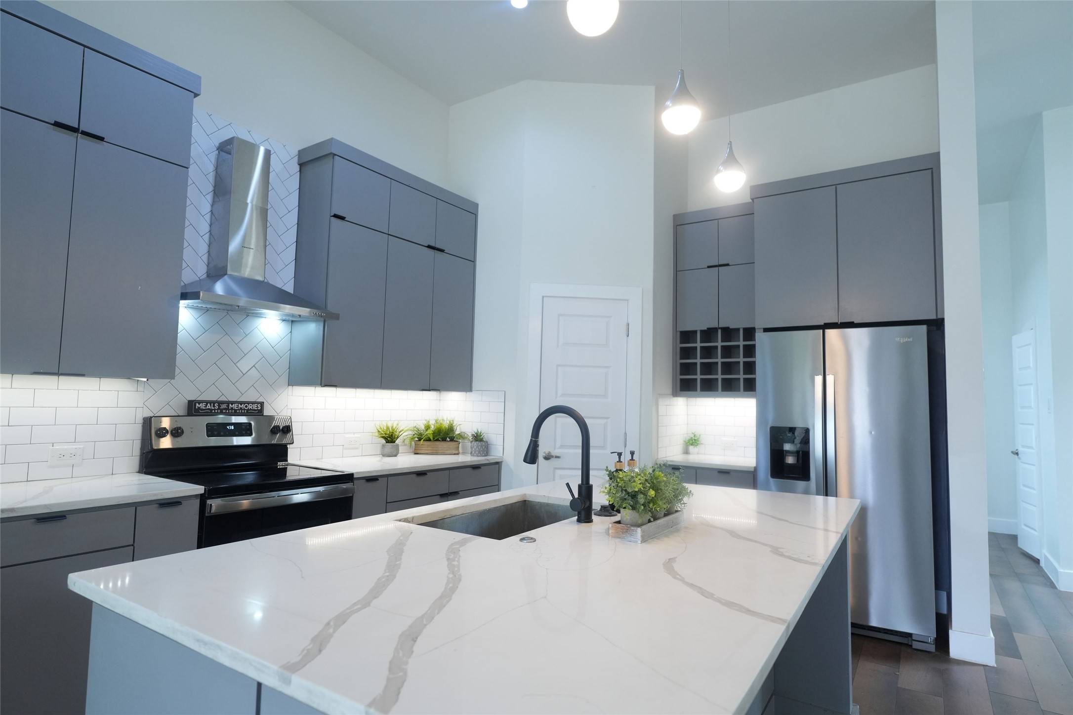 Dallas, TX 75212,3903 Bernal DR