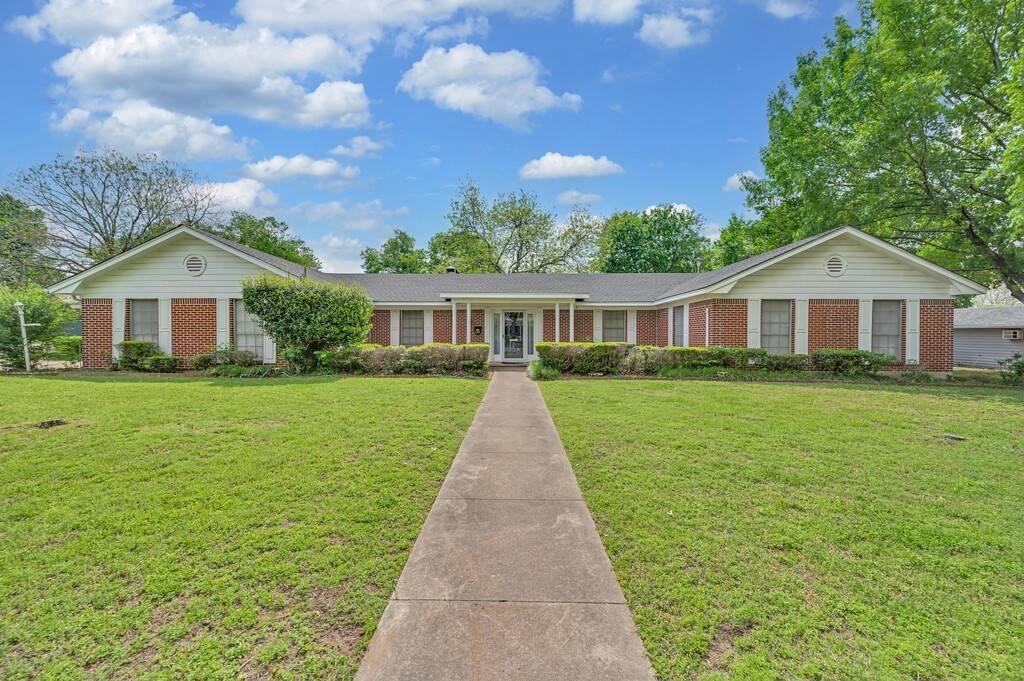 Hubbard, TX 76648,401 NW 3rd ST