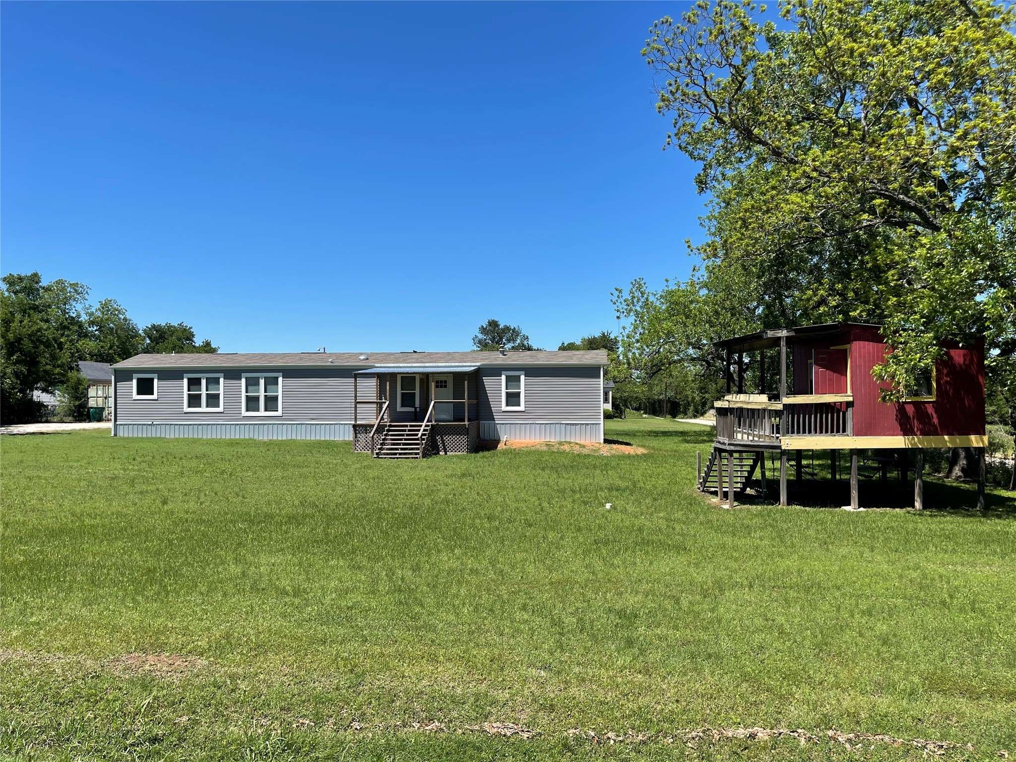 Fairfield, TX 75840,322 E College ST