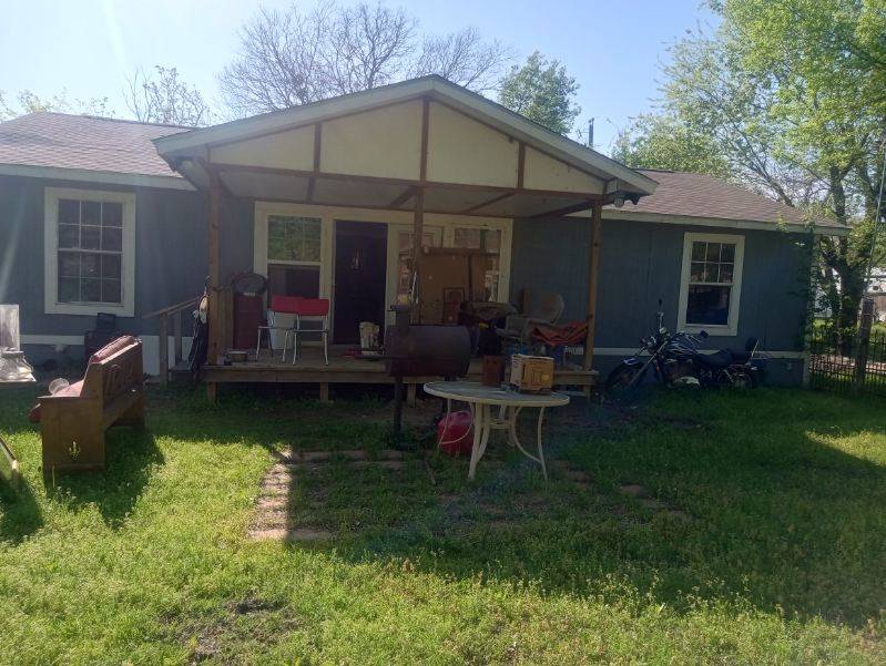 Quinlan, TX 75474,9128 Drake RD